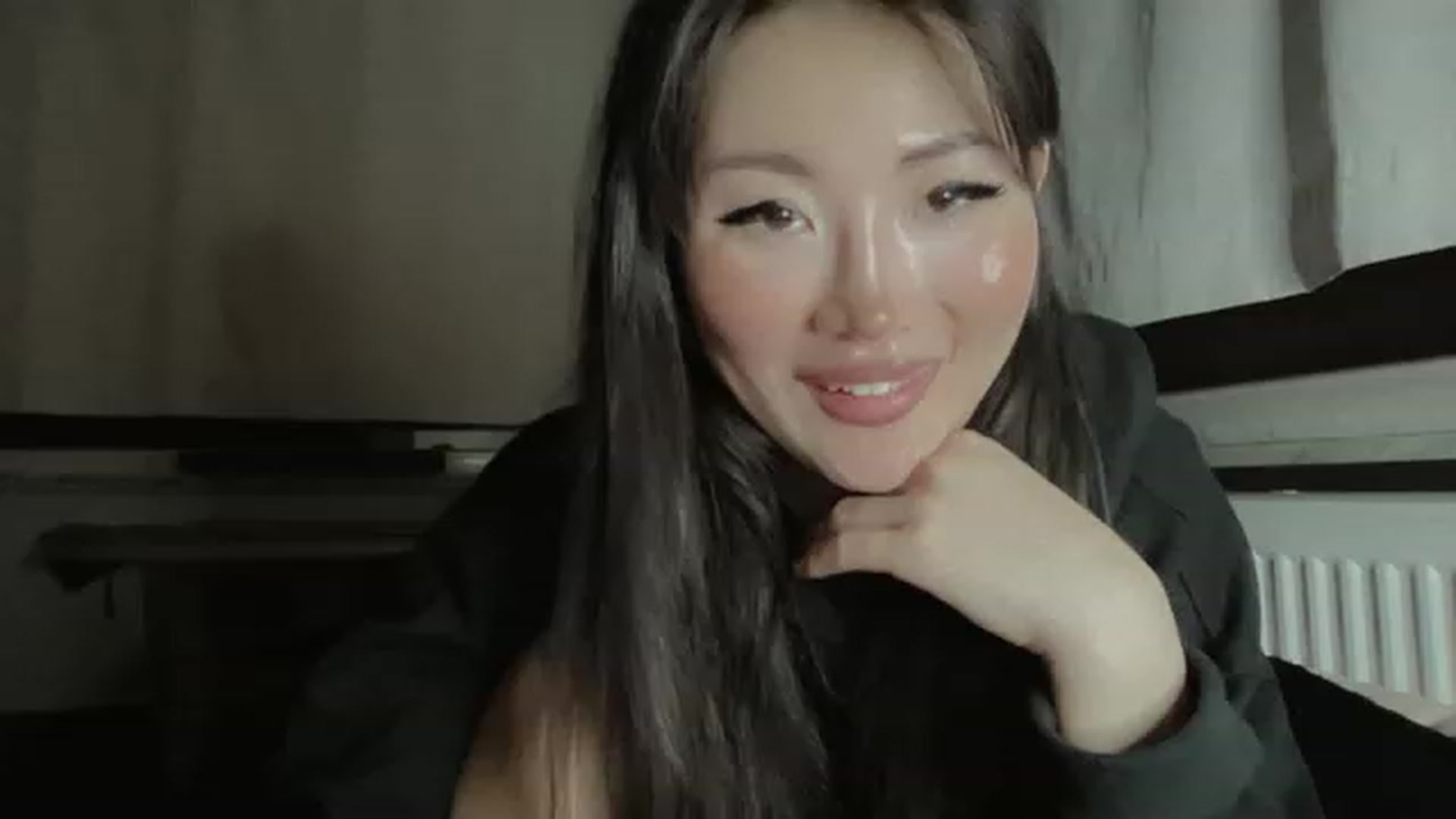 Gallery image thumbnail from MadMonkey_'s myfreecams stream on, 12/31/2022, 18:45 image 19 of 20