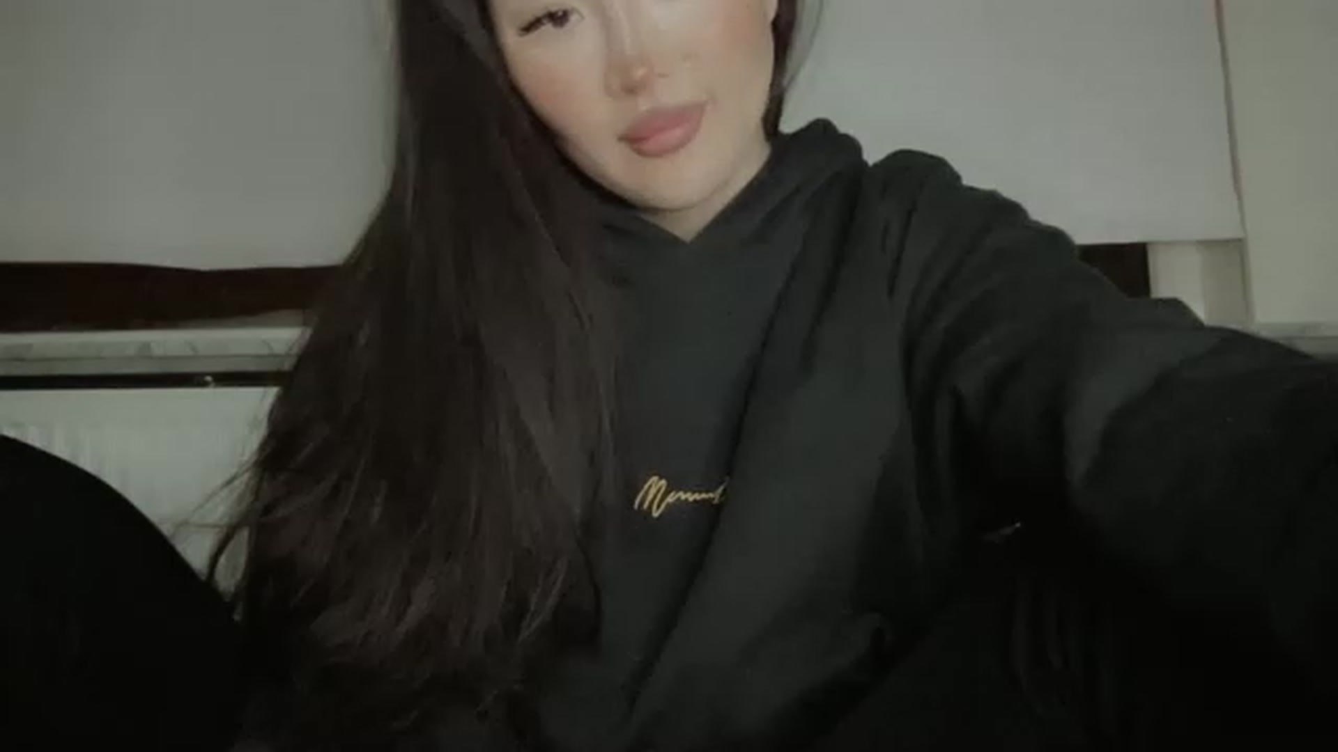 Gallery image thumbnail from MadMonkey_'s myfreecams stream on, 01/01/2023, 22:53 image 17 of 20