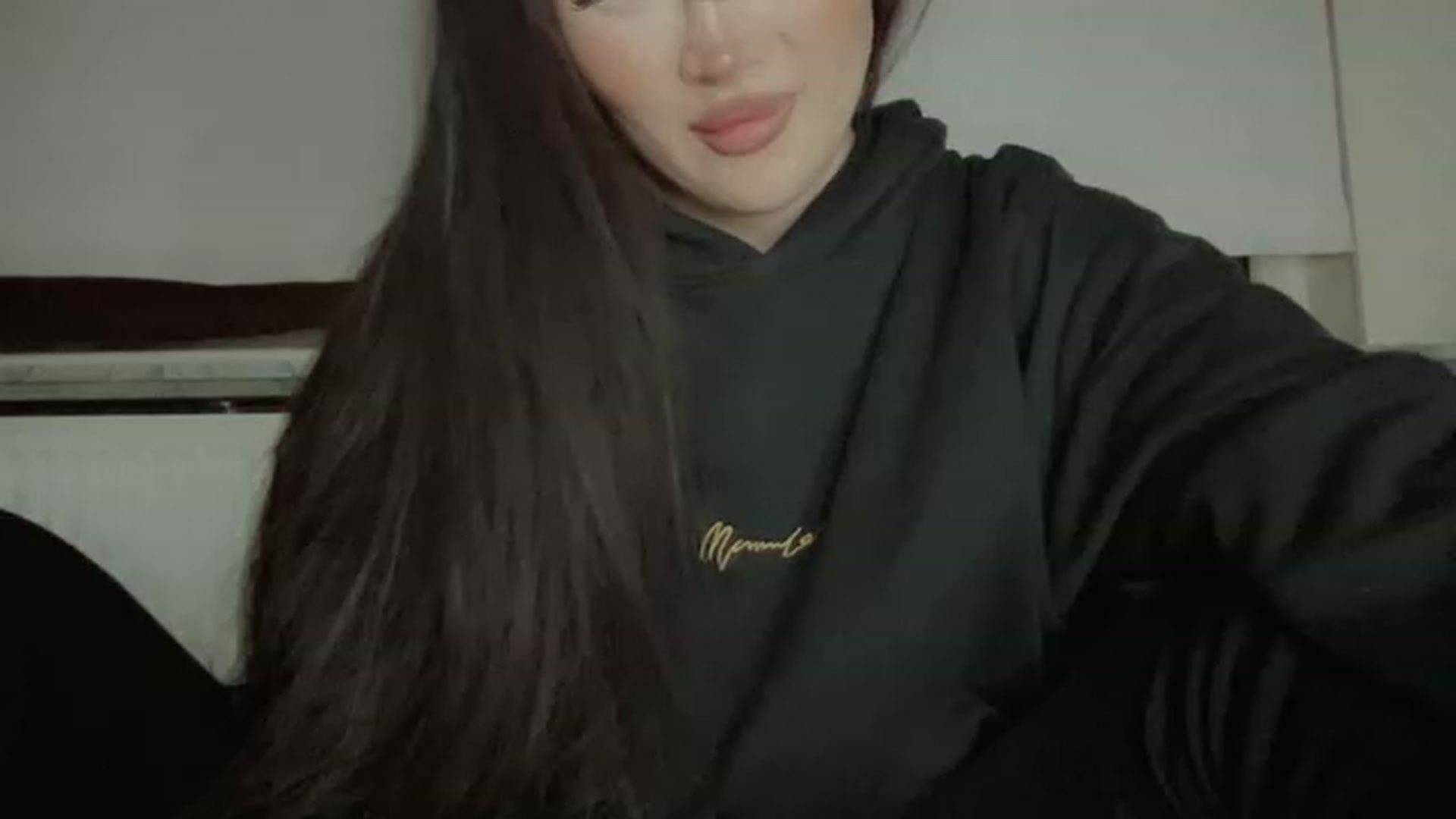 Gallery image thumbnail from MadMonkey_'s myfreecams stream on, 01/01/2023, 22:53 image 18 of 20