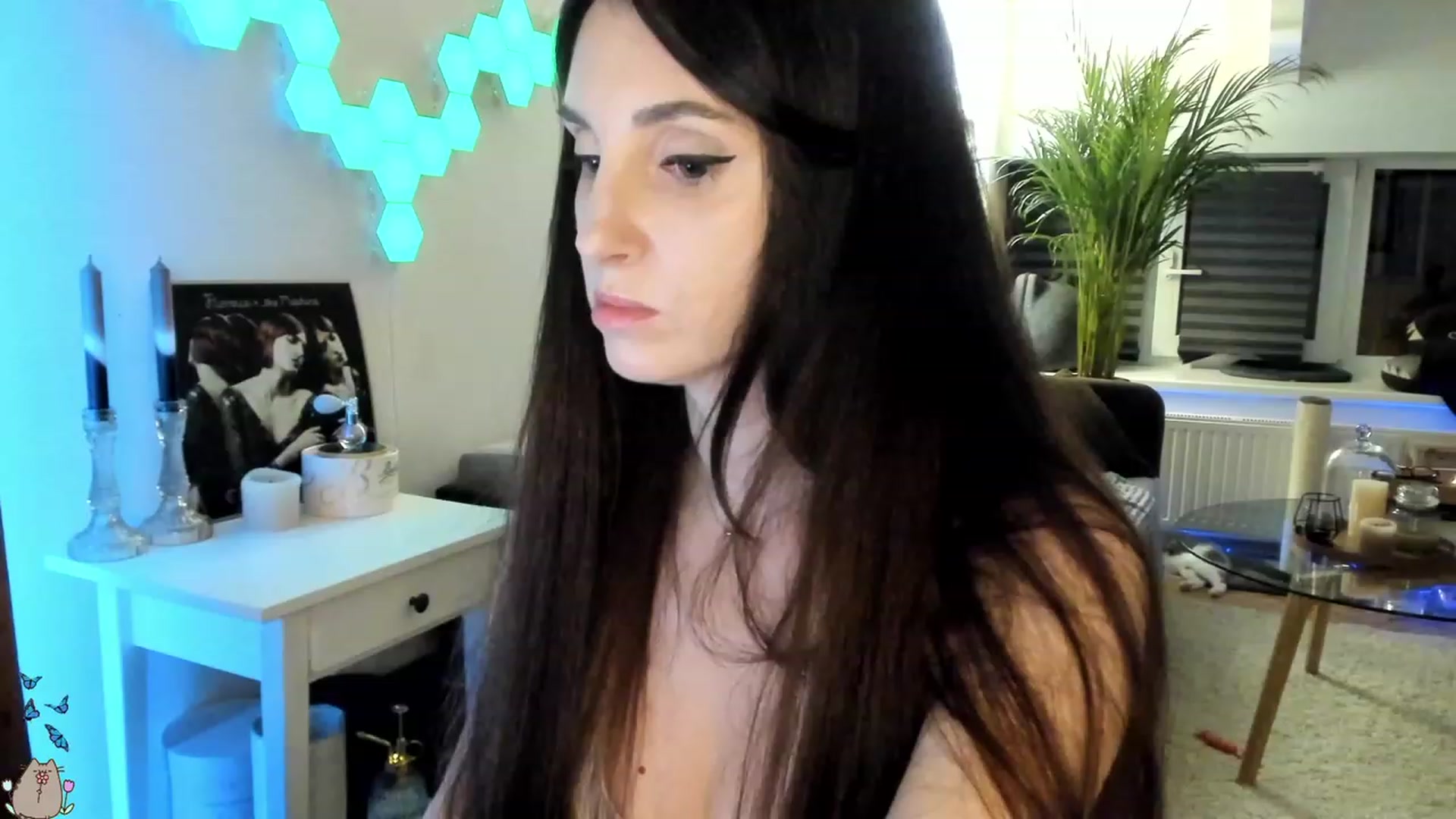 Gallery image thumbnail from Mad_Coffee's myfreecams stream on, 06/21/2023, 01:32 image 6 of 20