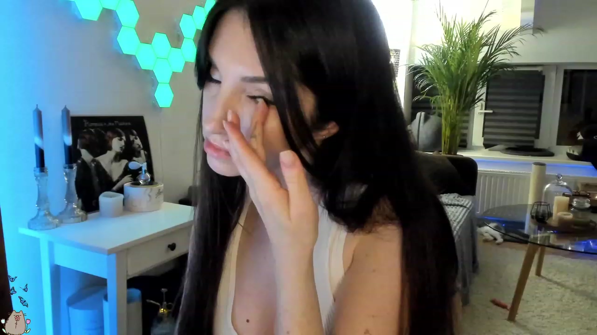 Gallery image thumbnail from Mad_Coffee's myfreecams stream on, 06/21/2023, 01:32 image 16 of 20