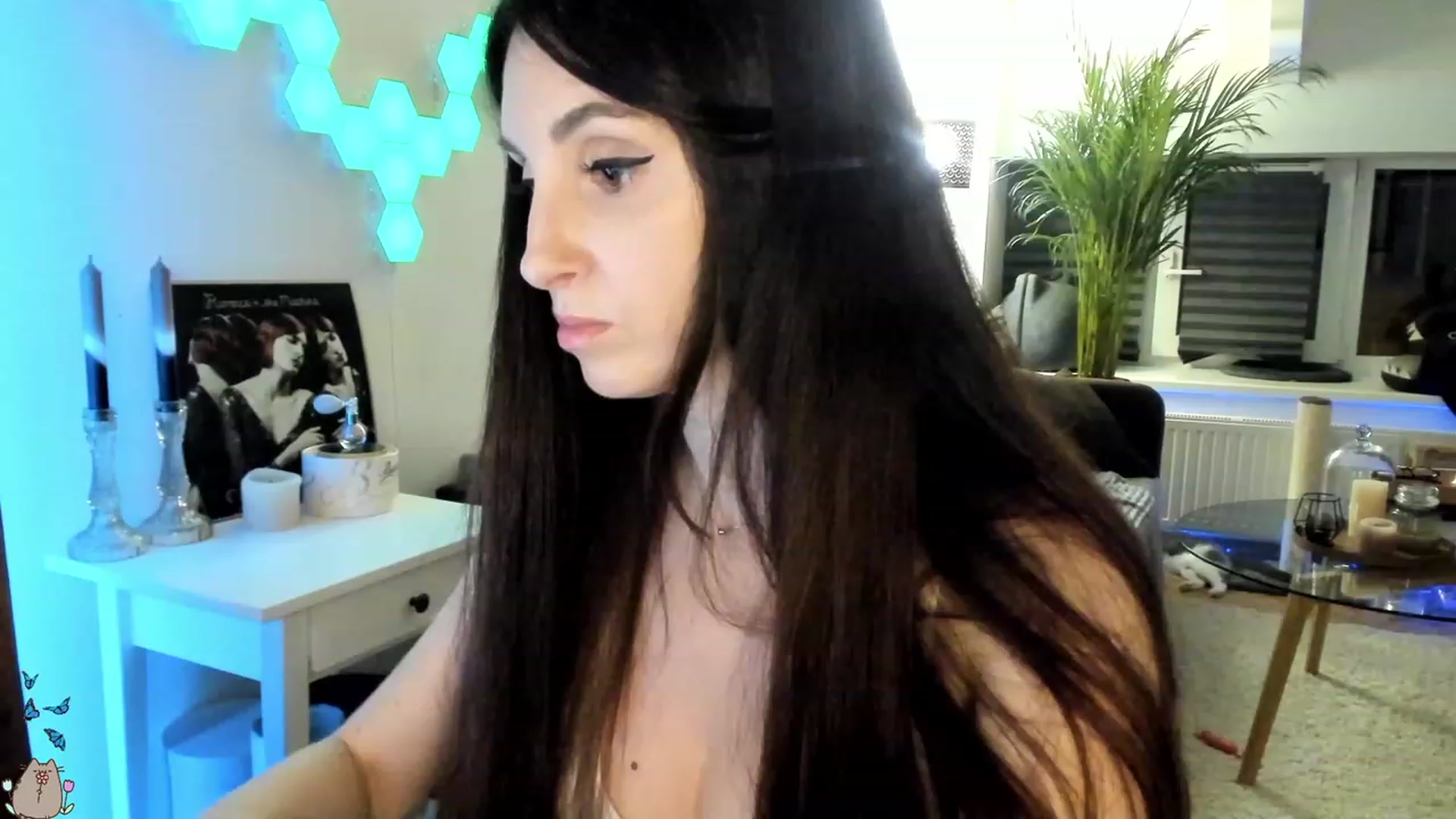 Gallery image thumbnail from Mad_Coffee's myfreecams stream on, 06/21/2023, 01:32 image 2 of 20