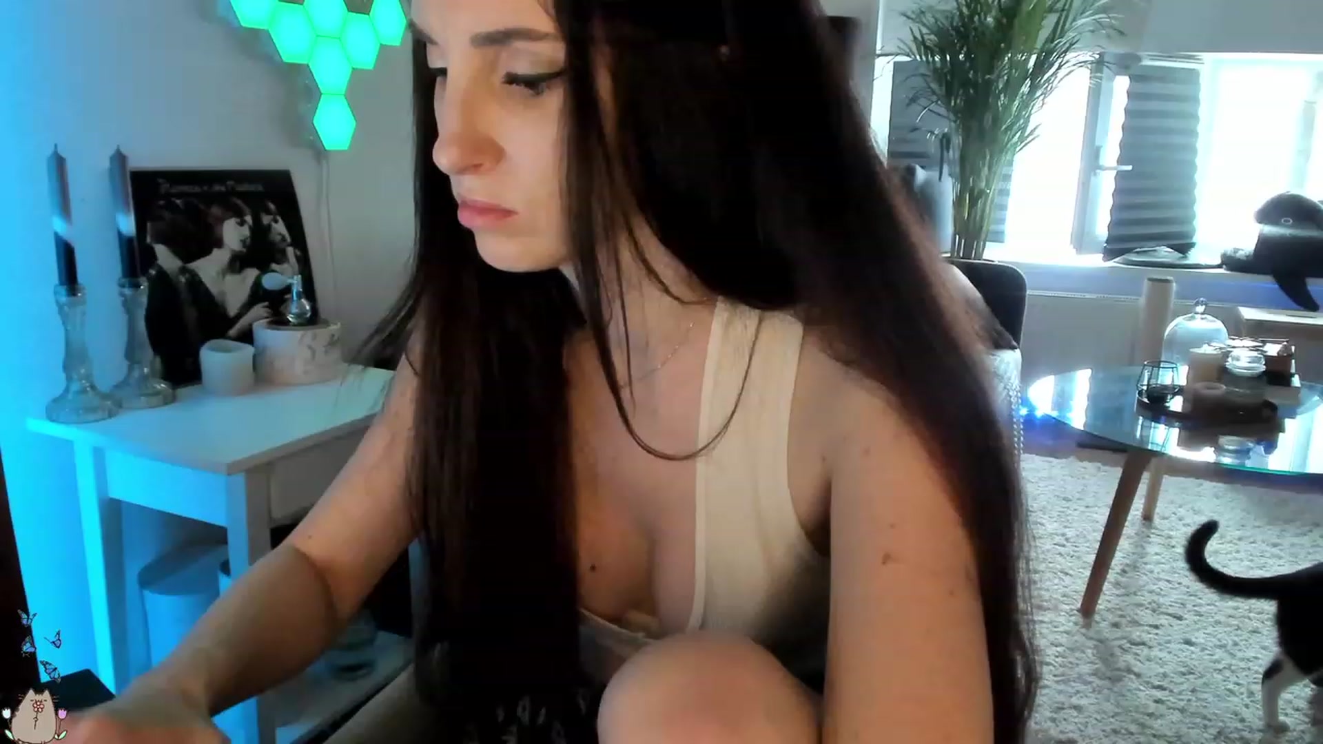 Gallery image thumbnail from Mad_Coffee's myfreecams stream on, 06/21/2023, 04:16 image 17 of 20