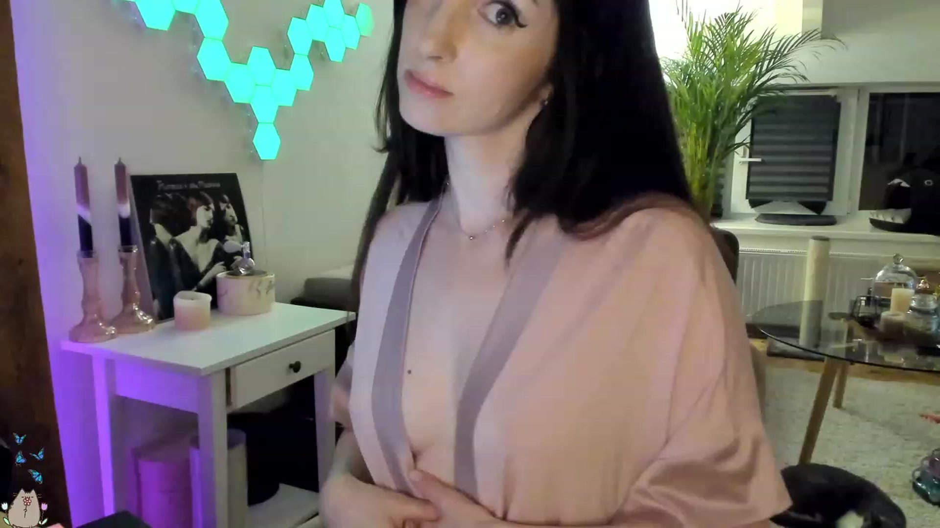 Gallery image thumbnail from Mad_Coffee's myfreecams stream on, 06/25/2023, 01:03 image 2 of 20