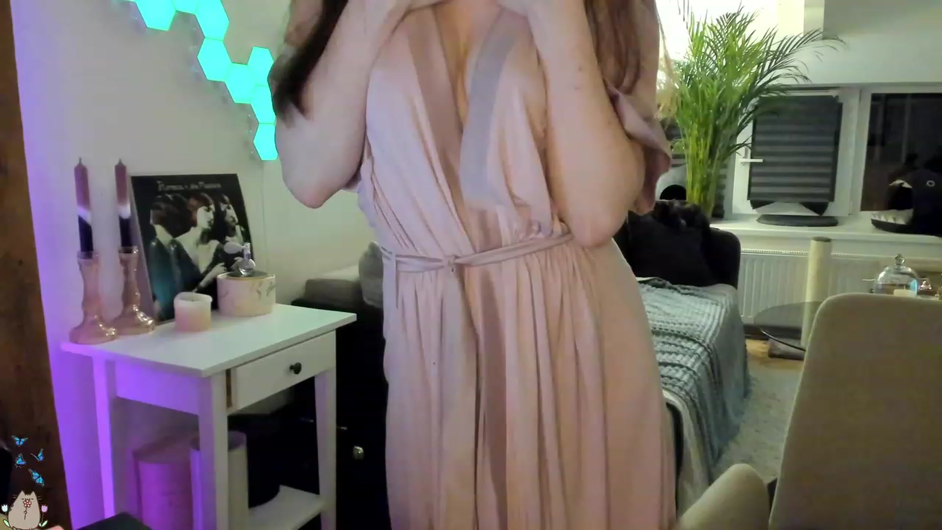 Gallery image thumbnail from Mad_Coffee's myfreecams stream on, 06/25/2023, 02:09 image 1 of 20