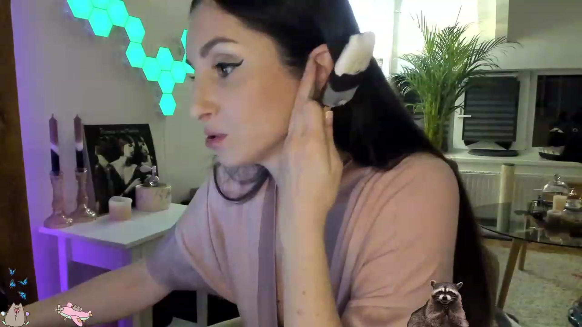 Gallery image thumbnail from Mad_Coffee's myfreecams stream on, 06/25/2023, 02:09 image 8 of 20