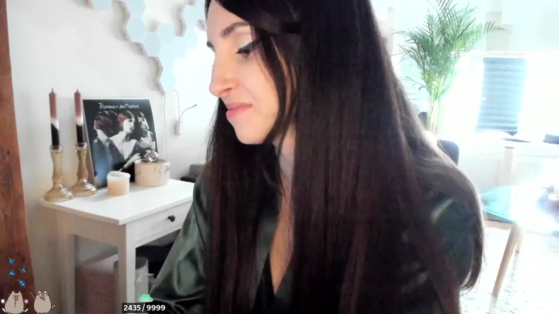 Gallery image thumbnail from Mad_Coffee's myfreecams stream on, 06/26/2023, 04:43 image 9 of 20