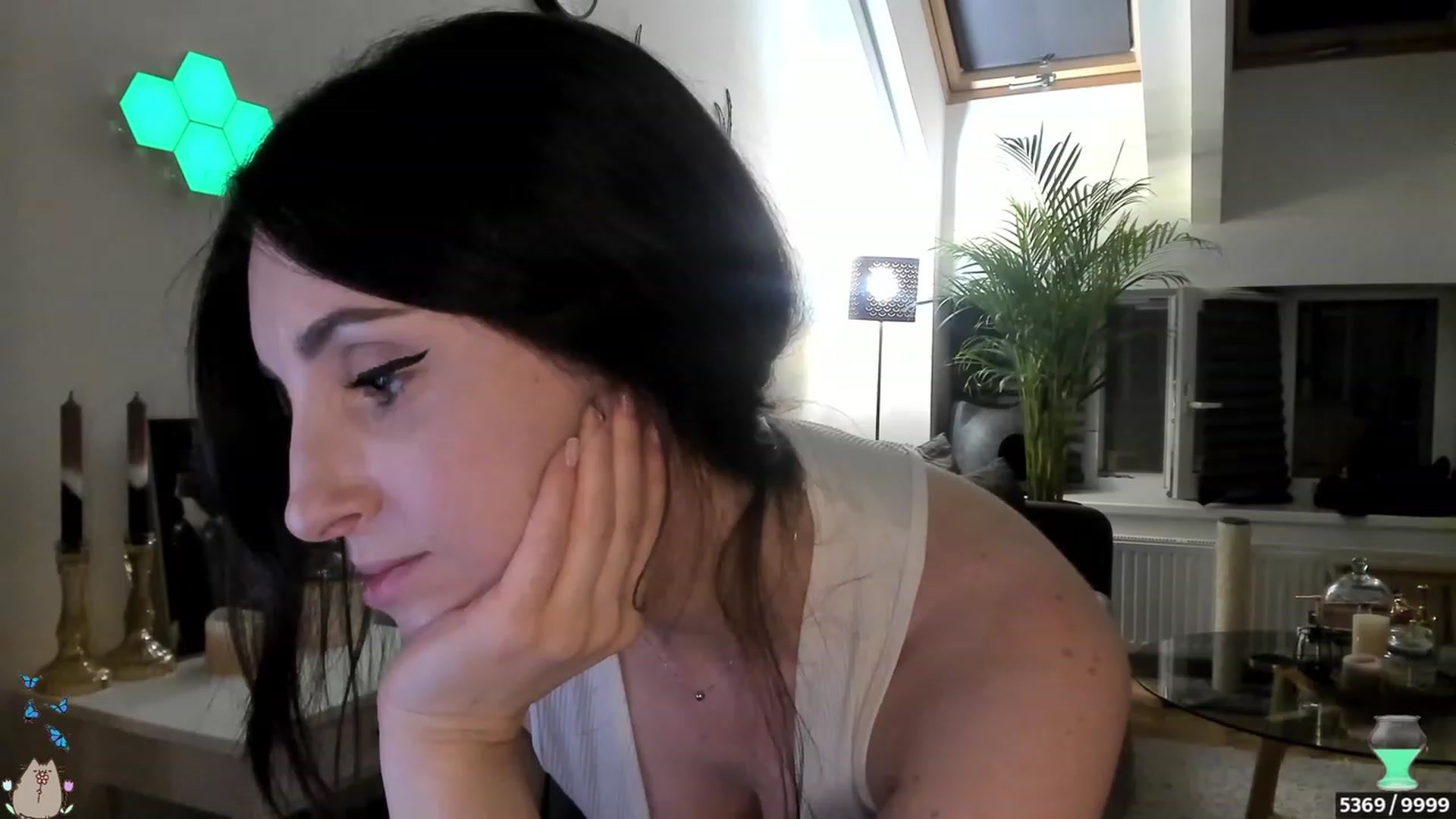 Gallery image thumbnail from Mad_Coffee's myfreecams stream on, 06/27/2023, 24:11 image 17 of 20