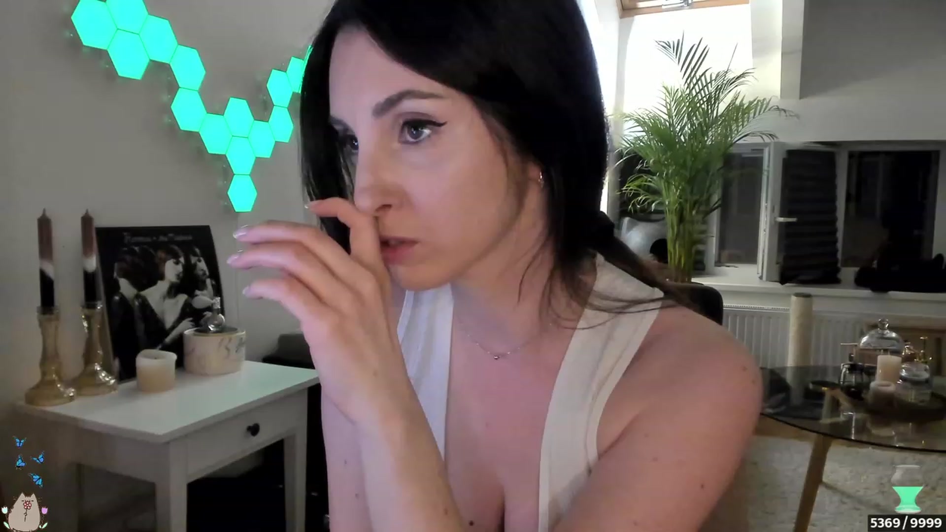 Gallery image thumbnail from Mad_Coffee's myfreecams stream on, 06/27/2023, 24:11 image 1 of 20