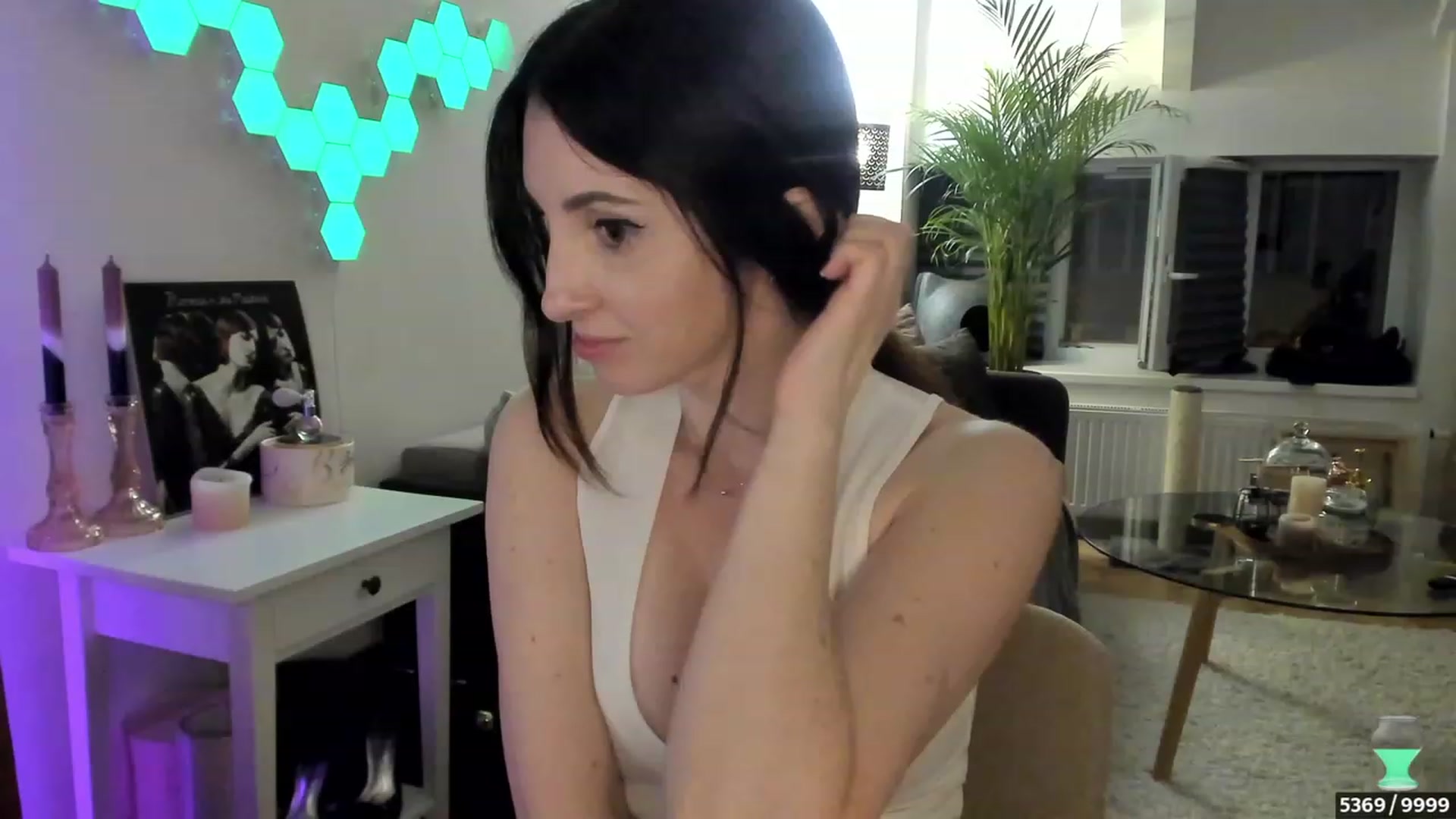 Gallery image thumbnail from Mad_Coffee's myfreecams stream on, 06/27/2023, 01:50 image 17 of 20