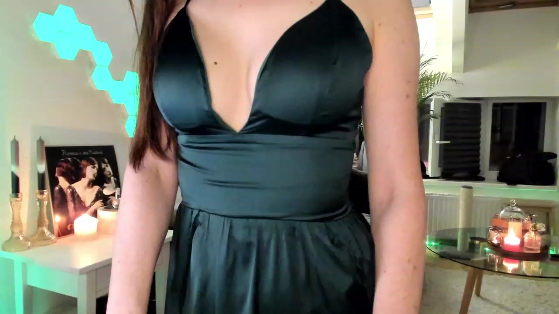 Gallery image thumbnail from Mad_Coffee's myfreecams stream on, 06/27/2023, 22:34 image 7 of 20