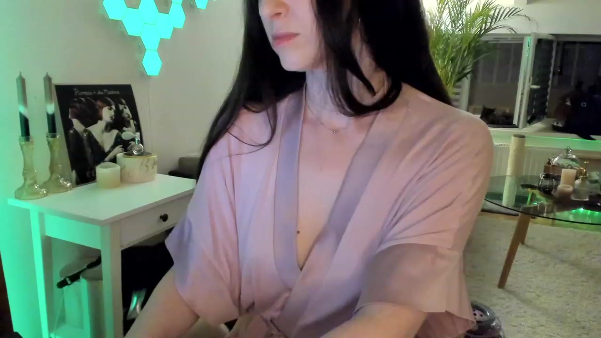 Gallery image thumbnail from Mad_Coffee's myfreecams stream on, 06/30/2023, 24:31 image 9 of 20