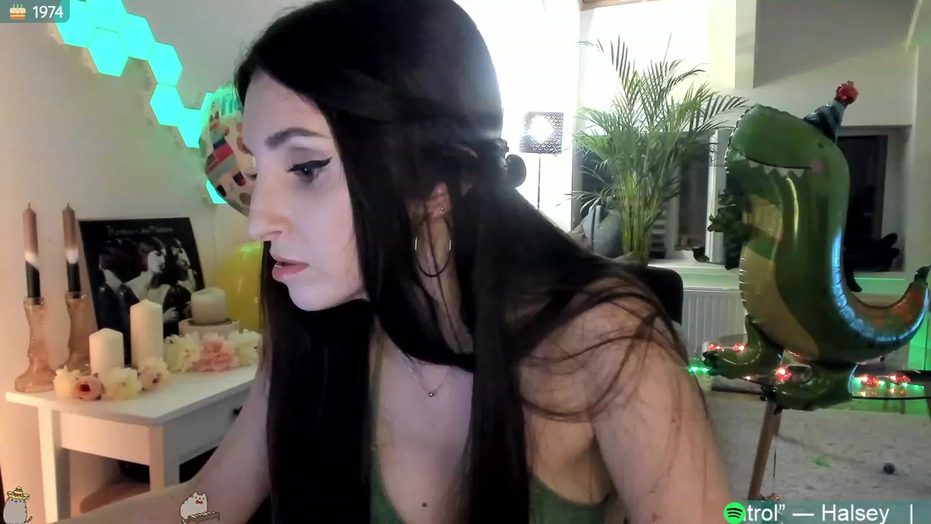 Gallery image thumbnail from Mad_Coffee's myfreecams stream on, 07/02/2023, 24:03 image 8 of 20
