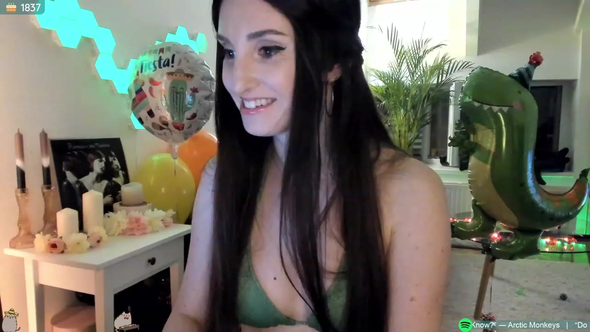 Gallery image thumbnail from Mad_Coffee's myfreecams stream on, 07/02/2023, 24:03 image 9 of 20