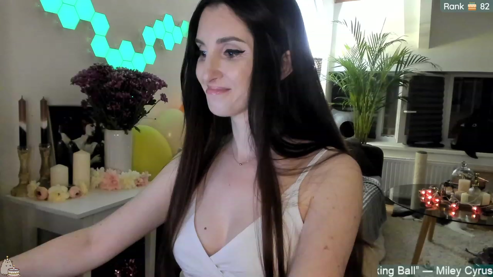 Gallery image thumbnail from Mad_Coffee's myfreecams stream on, 07/04/2023, 20:52 image 3 of 20