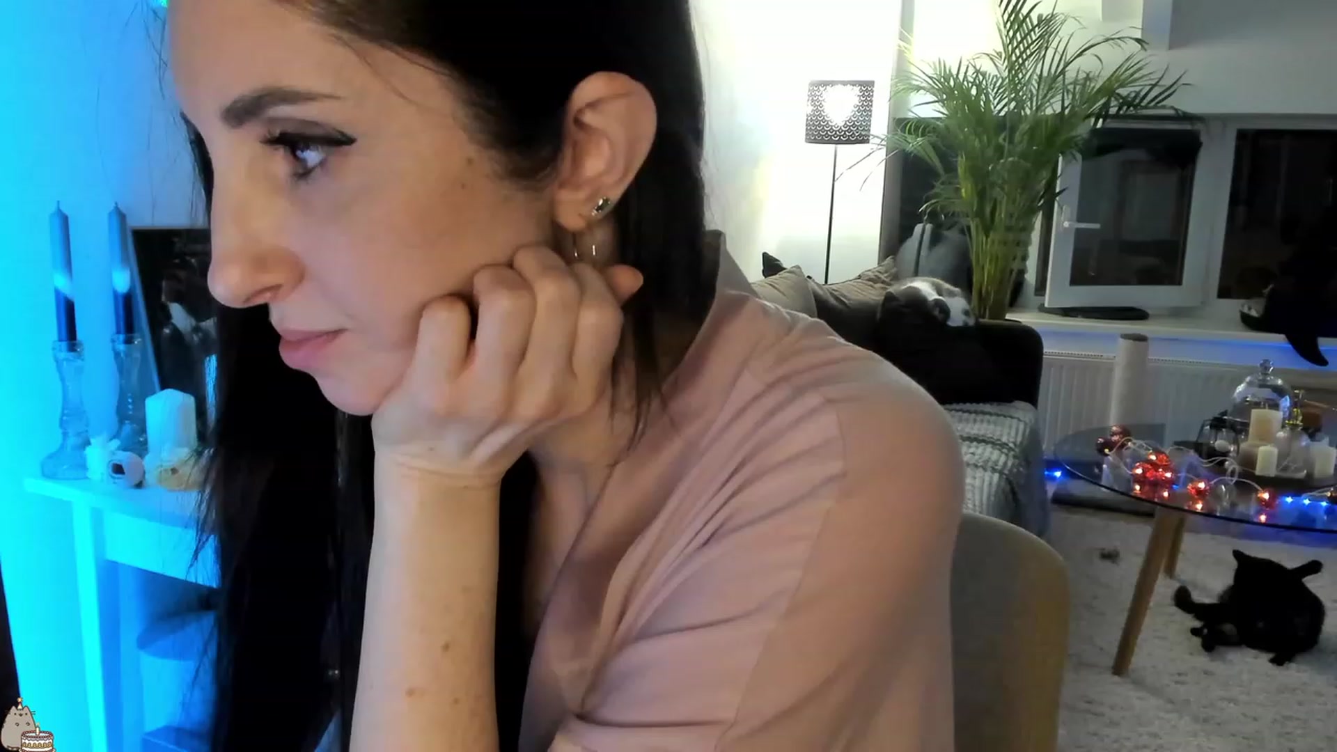 Gallery image thumbnail from Mad_Coffee's myfreecams stream on, 07/07/2023, 24:27 image 19 of 20