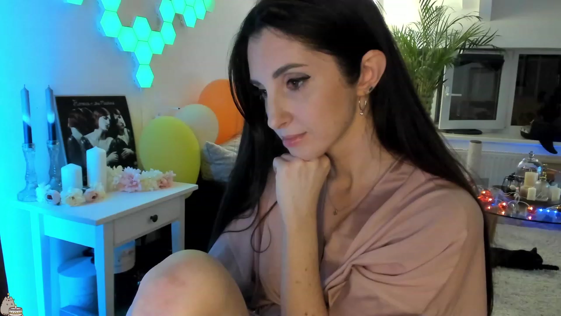 Gallery image thumbnail from Mad_Coffee's myfreecams stream on, 07/07/2023, 24:27 image 1 of 20