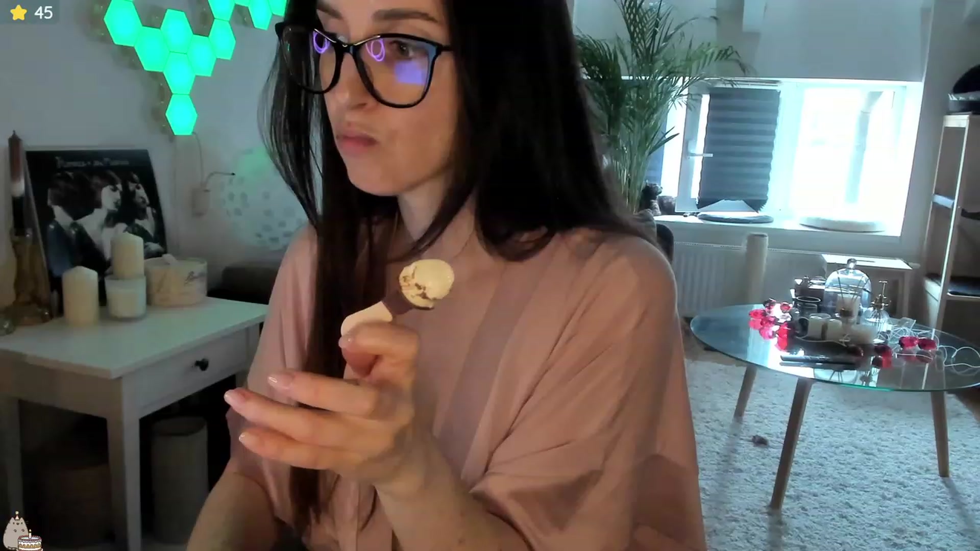 Gallery image thumbnail from Mad_Coffee's myfreecams stream on, 07/12/2023, 18:23 image 4 of 20