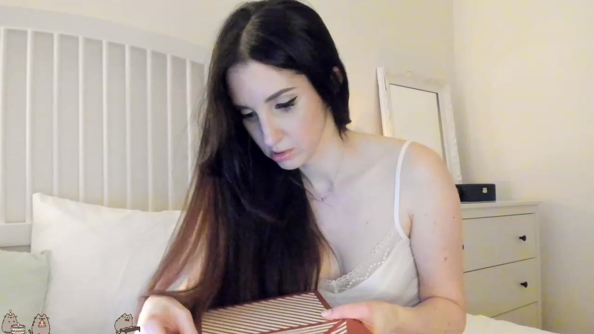 Gallery image thumbnail from Mad_Coffee's myfreecams stream on, 07/16/2023, 01:41 image 17 of 20