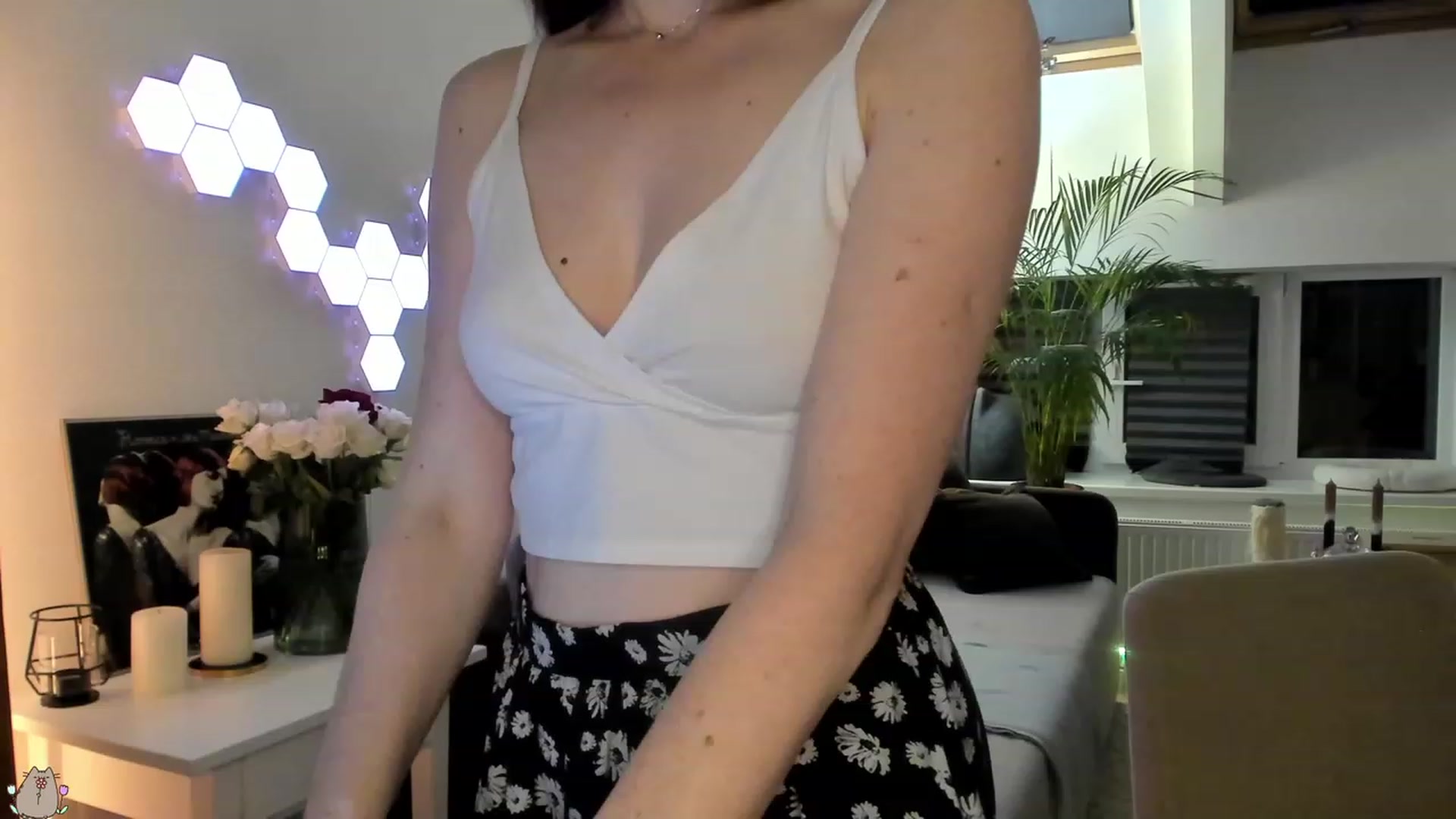 Gallery image thumbnail from Mad_Coffee's myfreecams stream on, 08/02/2023, 23:28 image 3 of 20