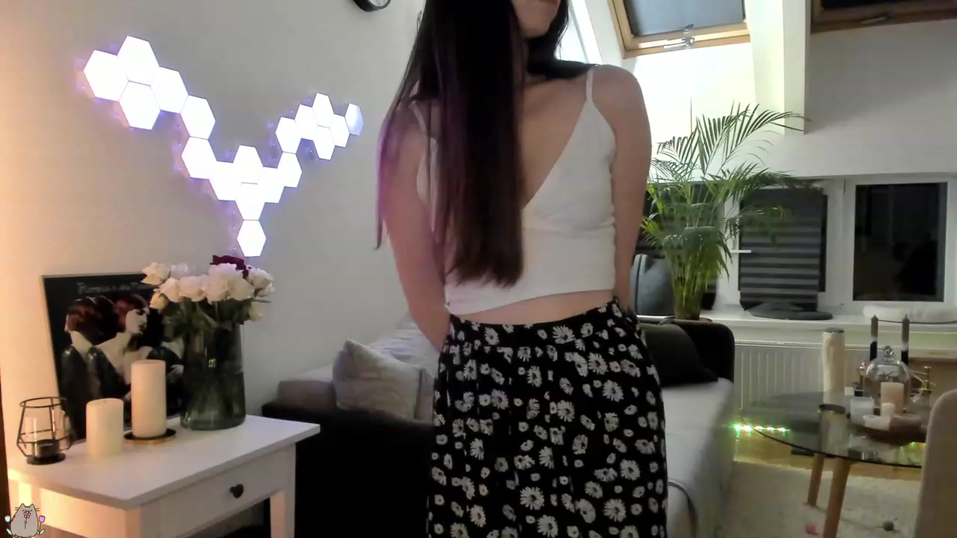 Gallery image thumbnail from Mad_Coffee's myfreecams stream on, 08/02/2023, 23:28 image 19 of 20