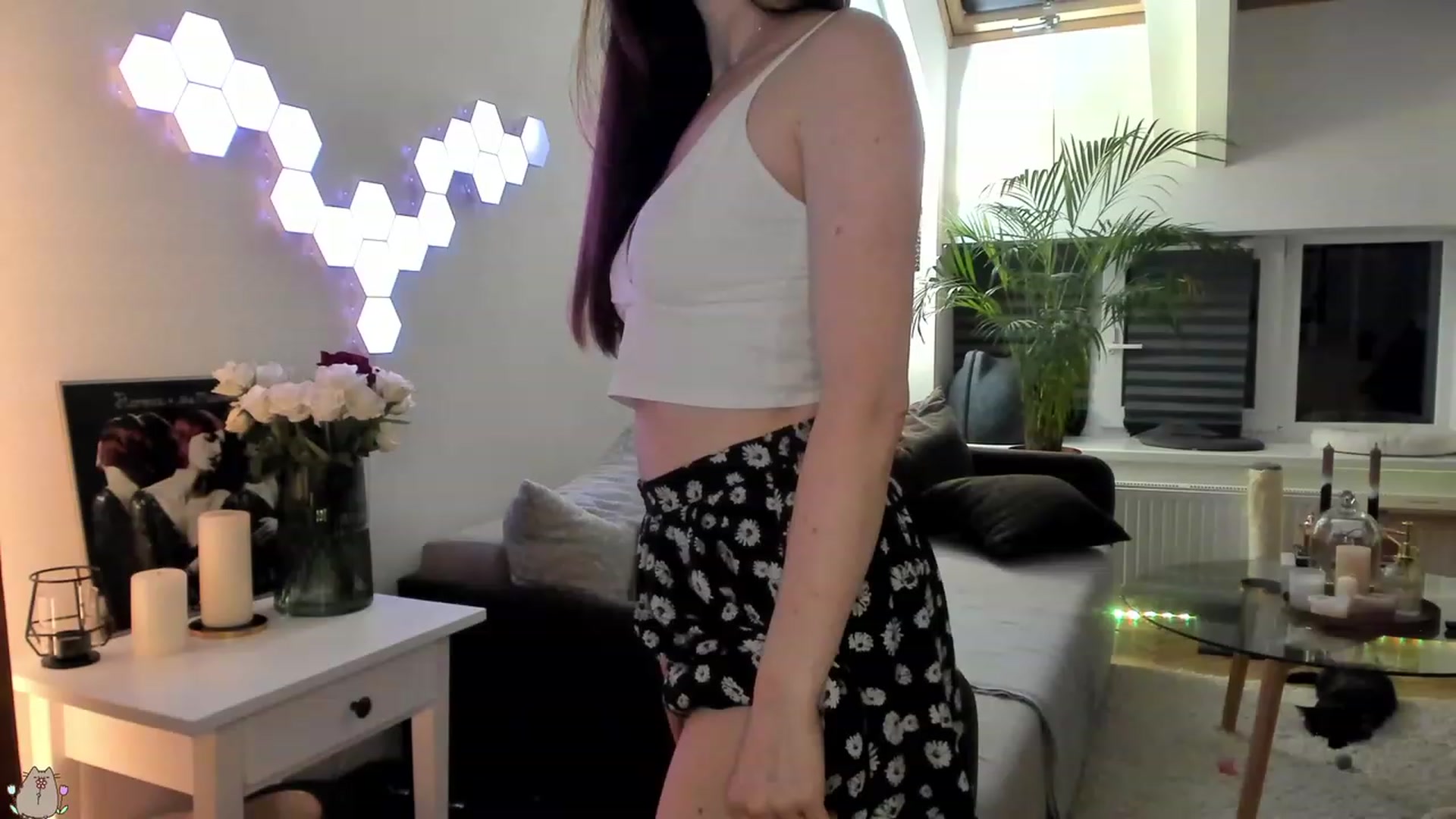 Gallery image thumbnail from Mad_Coffee's myfreecams stream on, 08/03/2023, 24:21 image 18 of 20