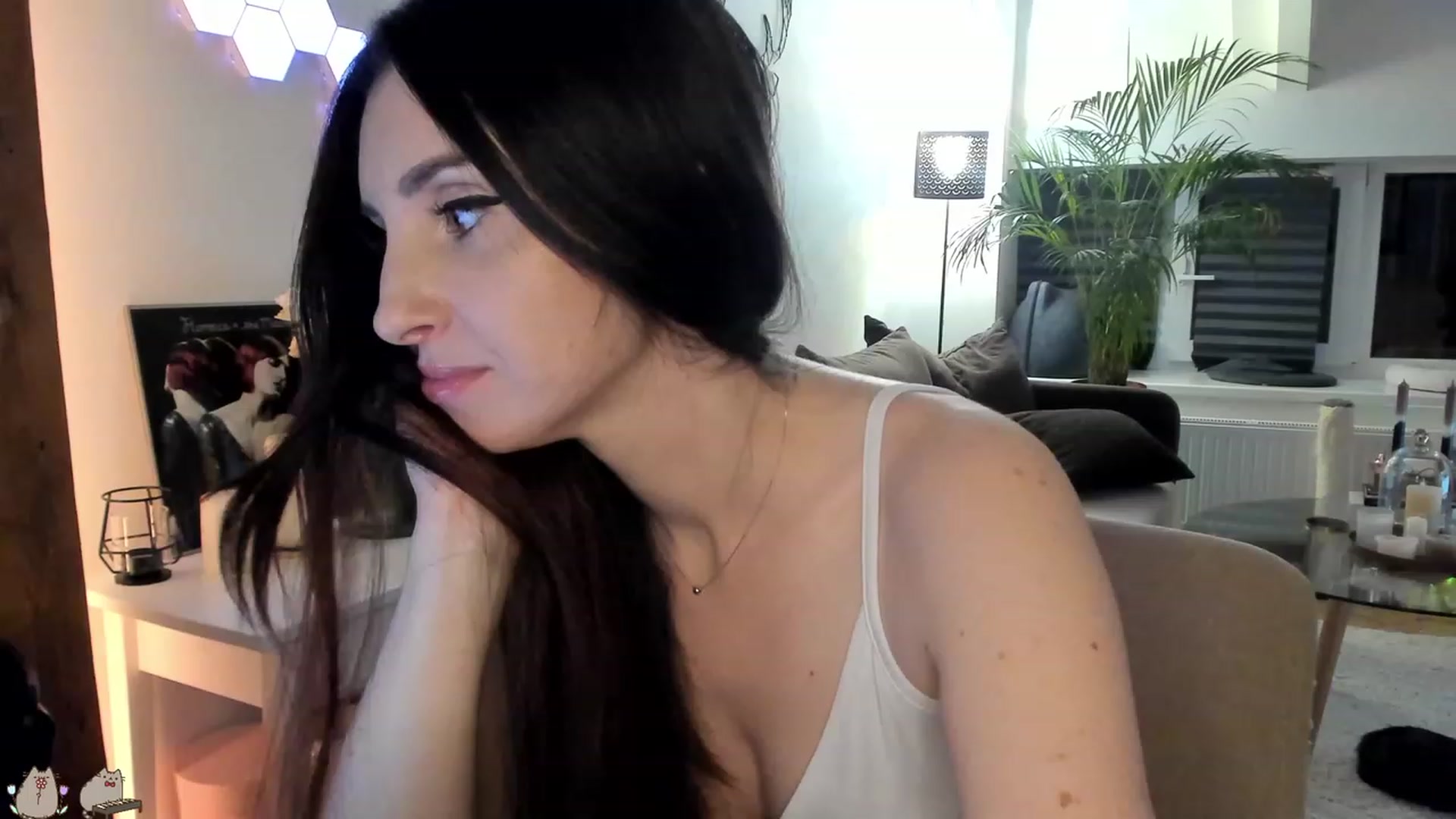 Gallery image thumbnail from Mad_Coffee's myfreecams stream on, 08/03/2023, 02:28 image 12 of 20