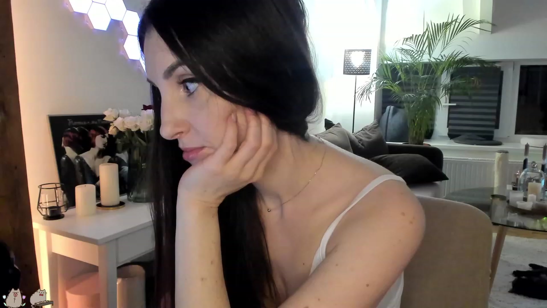 Gallery image thumbnail from Mad_Coffee's myfreecams stream on, 08/03/2023, 02:28 image 9 of 20