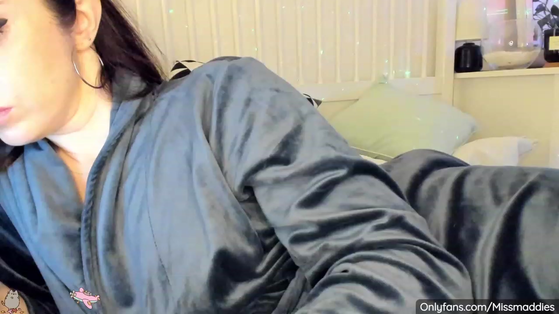Gallery image thumbnail from Mad_Fairy's myfreecams stream on, 11/21/2022, 03:37 image 12 of 20