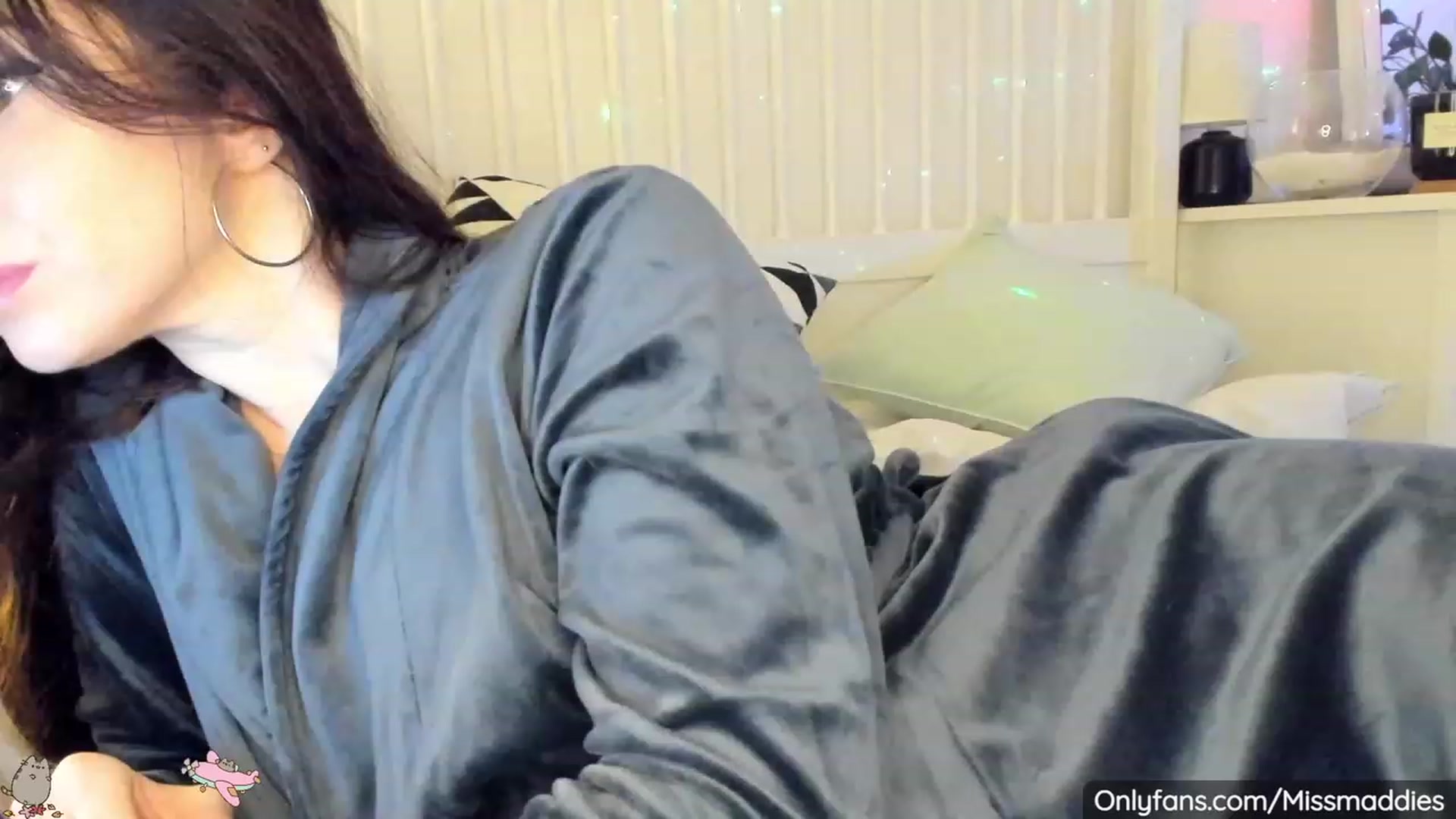 Gallery image thumbnail from Mad_Fairy's myfreecams stream on, 11/21/2022, 03:37 image 11 of 20