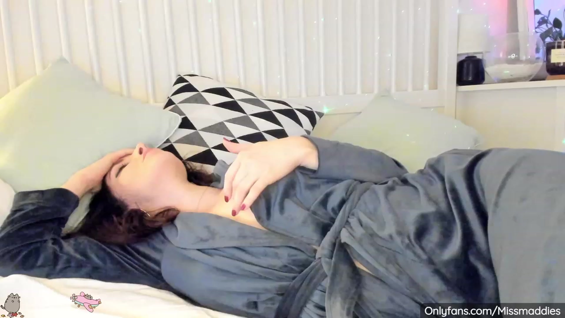 Gallery image thumbnail from Mad_Fairy's myfreecams stream on, 11/21/2022, 03:37 image 7 of 20
