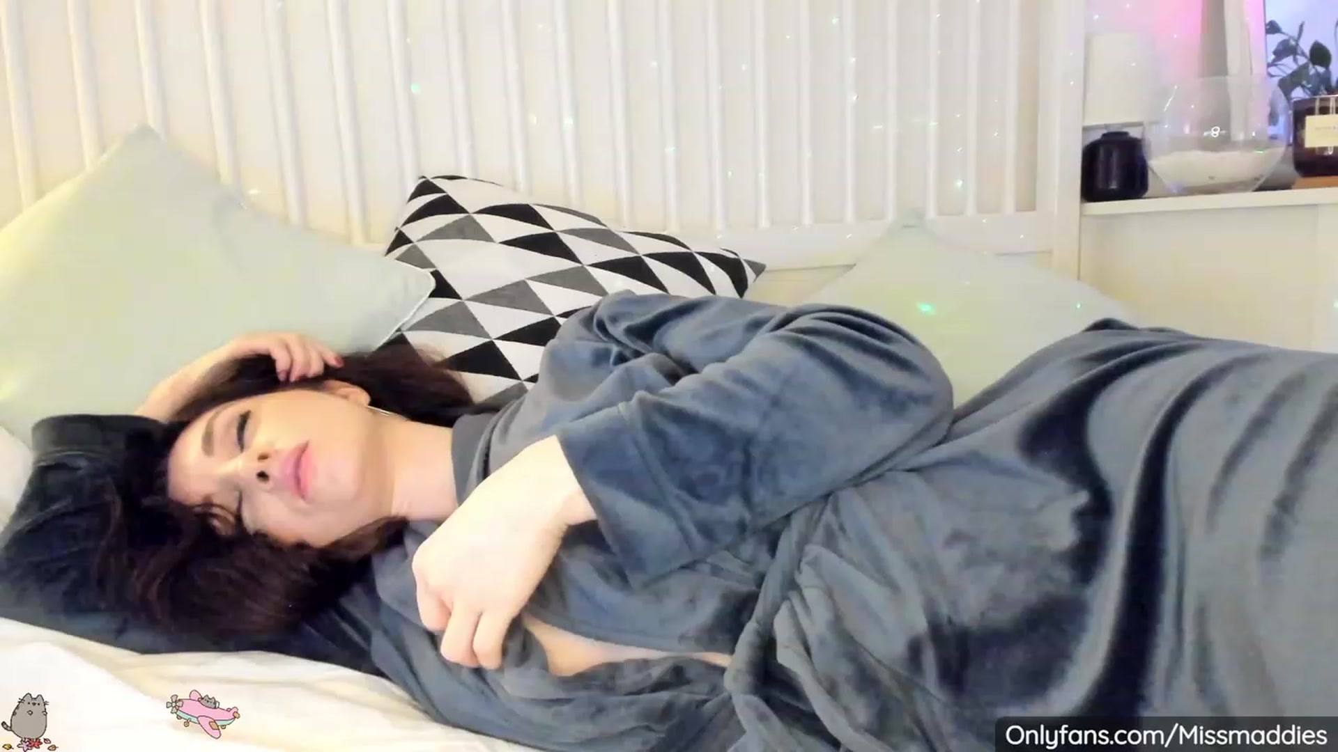 Gallery image thumbnail from Mad_Fairy's myfreecams stream on, 11/21/2022, 03:37 image 4 of 20