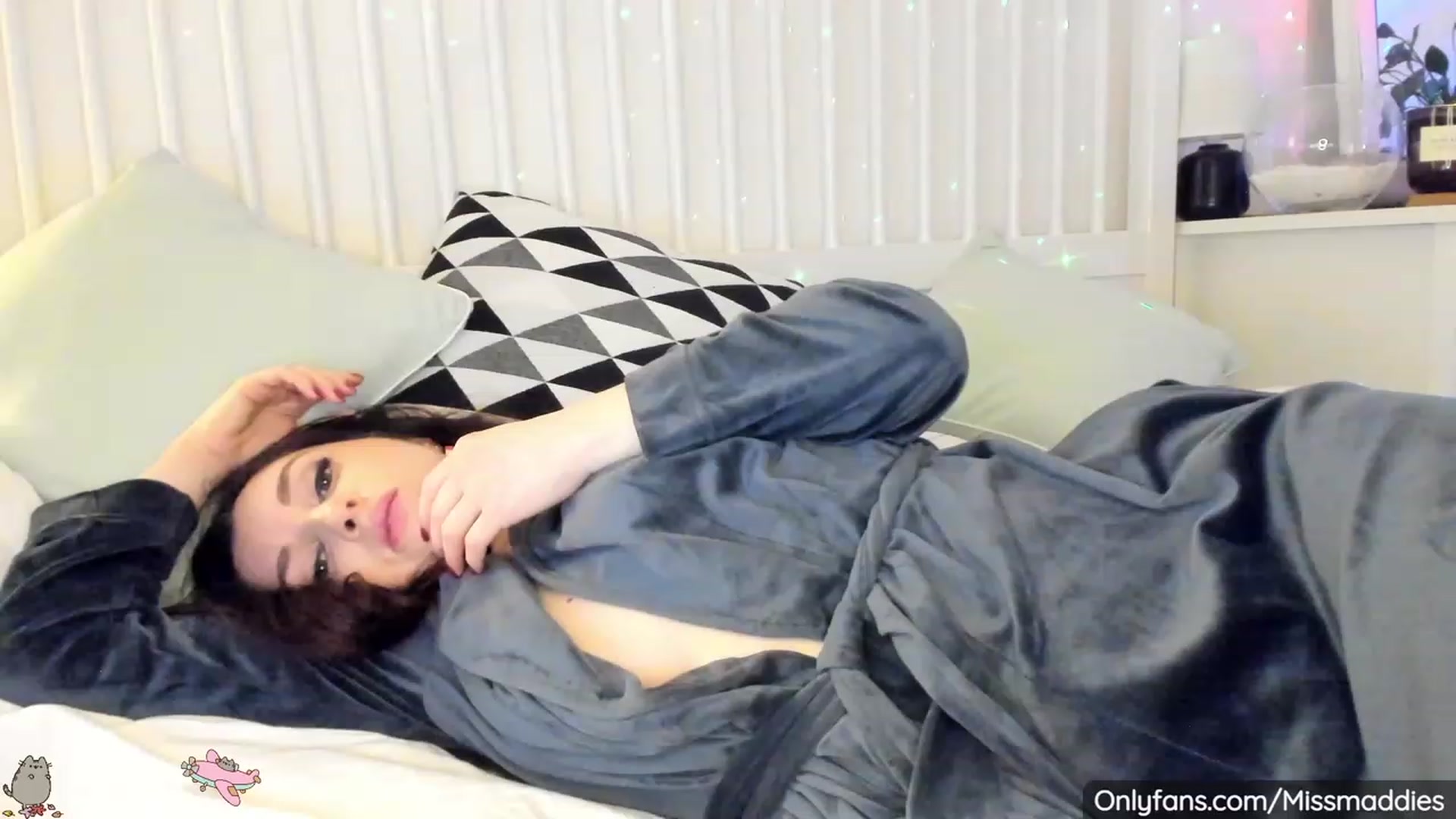 Gallery image thumbnail from Mad_Fairy's myfreecams stream on, 11/21/2022, 03:37 image 6 of 20