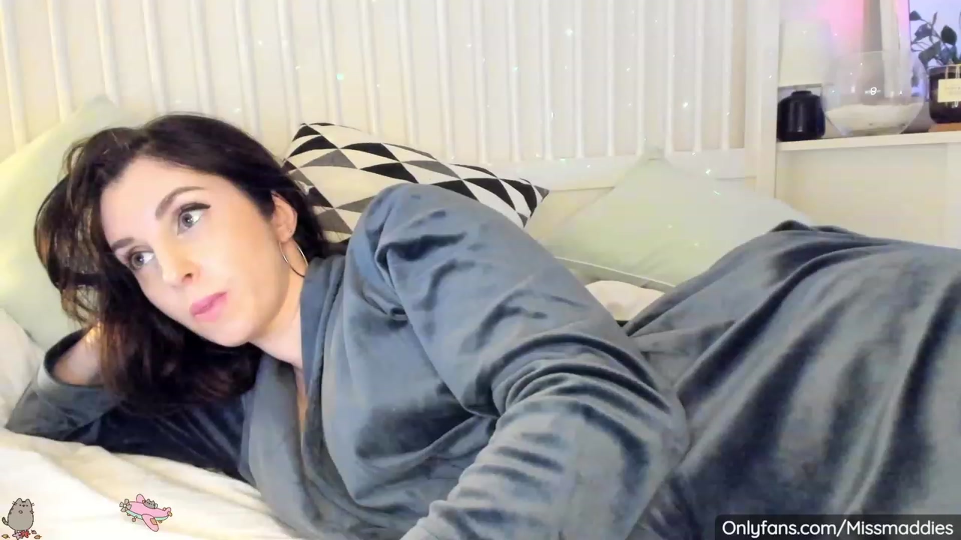 Gallery image thumbnail from Mad_Fairy's myfreecams stream on, 11/21/2022, 03:37 image 3 of 20