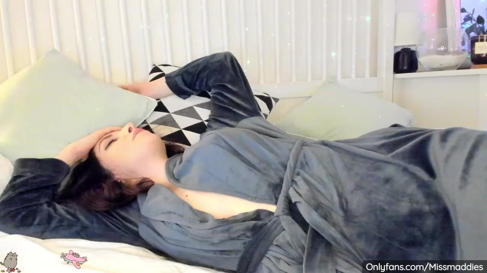 Gallery image thumbnail from Mad_Fairy's myfreecams stream on, 11/21/2022, 03:37 image 5 of 20