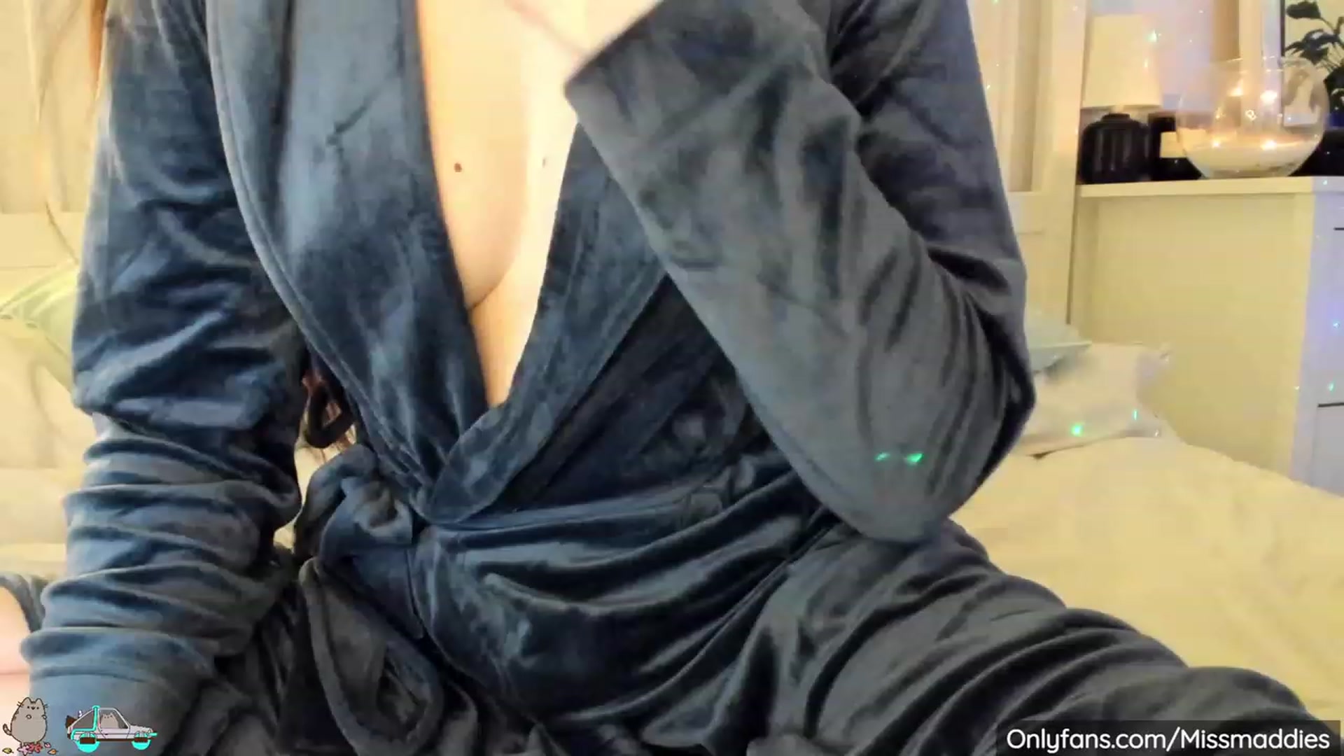 Gallery image thumbnail from Mad_Fairy's myfreecams stream on, 11/26/2022, 03:32 image 19 of 20