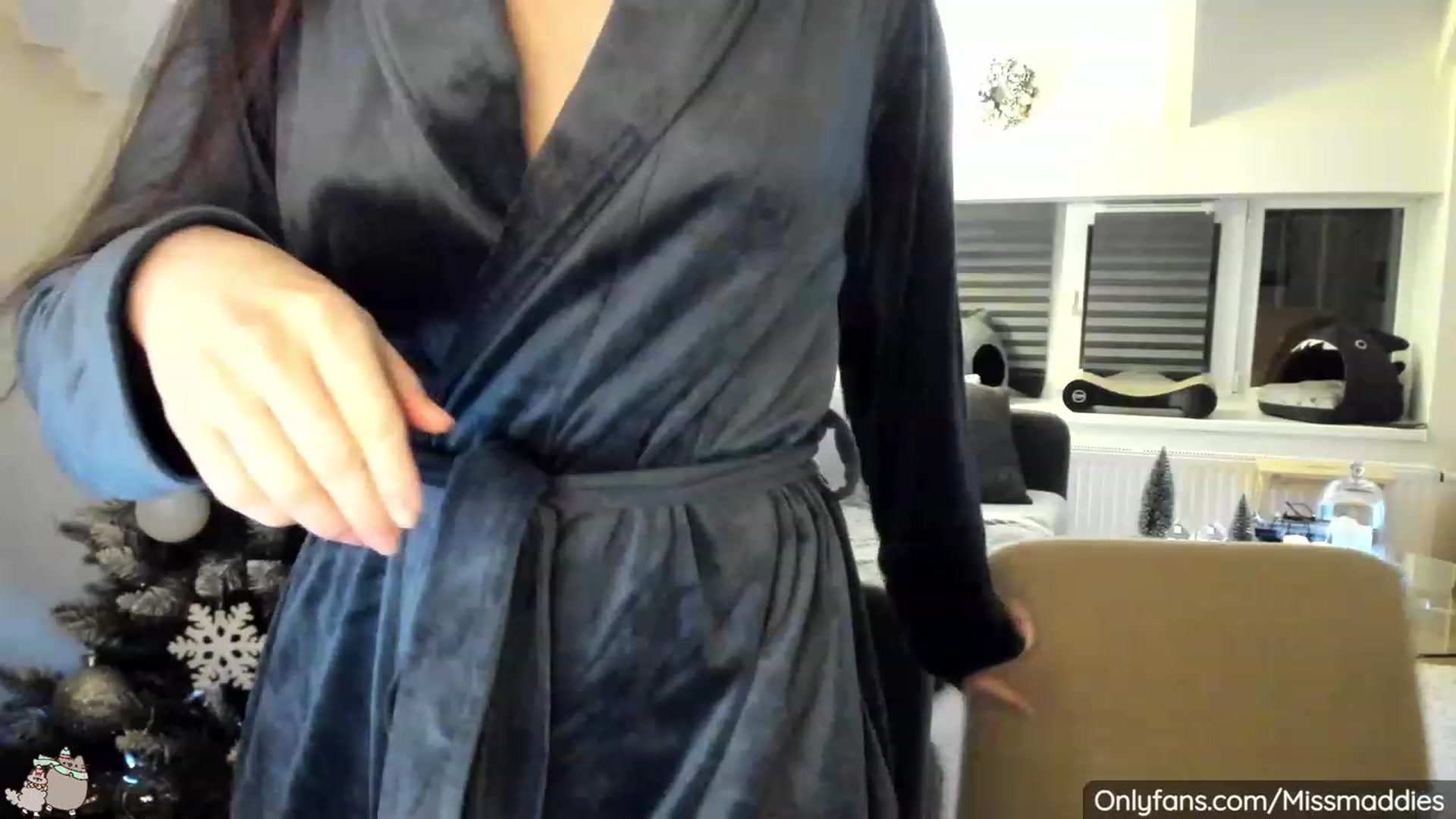 Gallery image thumbnail from Mad_Fairy's myfreecams stream on, 12/10/2022, 24:12 image 4 of 20