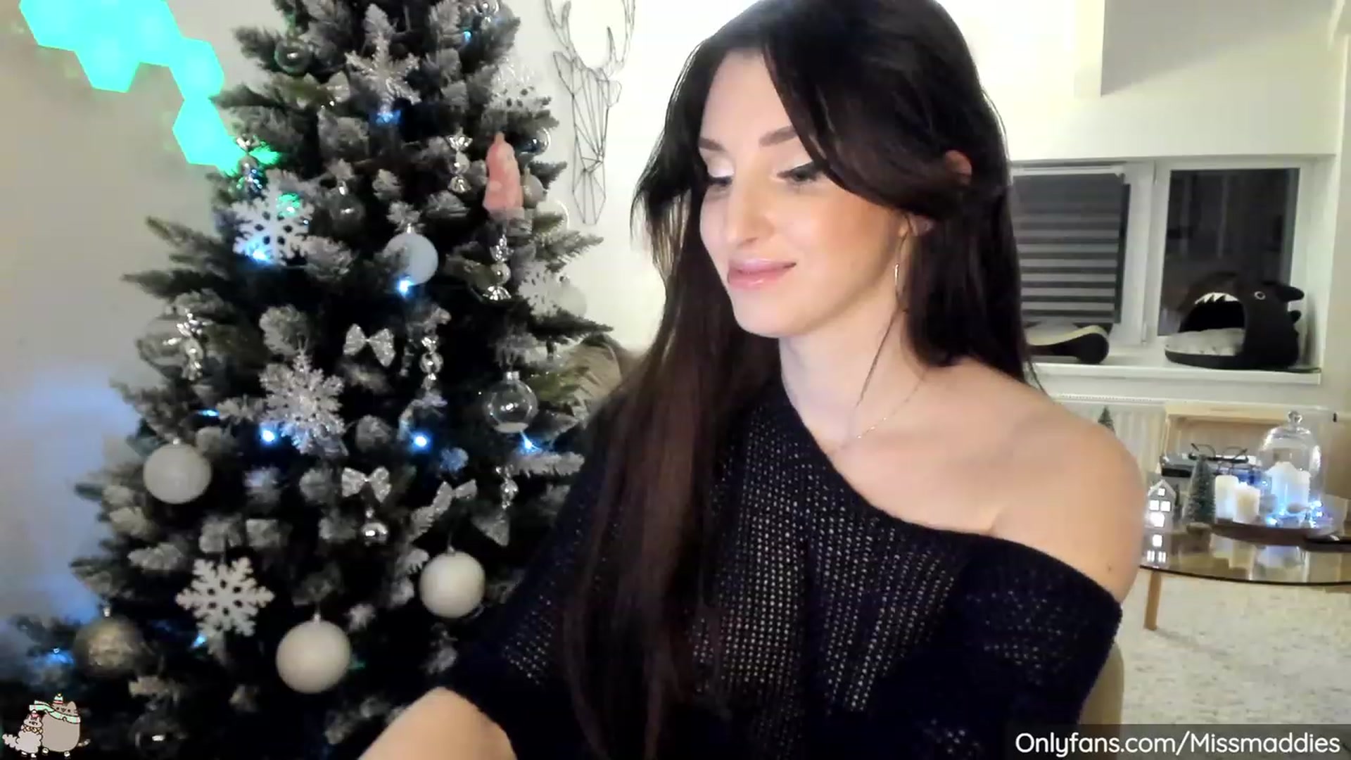 Gallery image thumbnail from Mad_Fairy's myfreecams stream on, 12/10/2022, 19:01 image 12 of 20