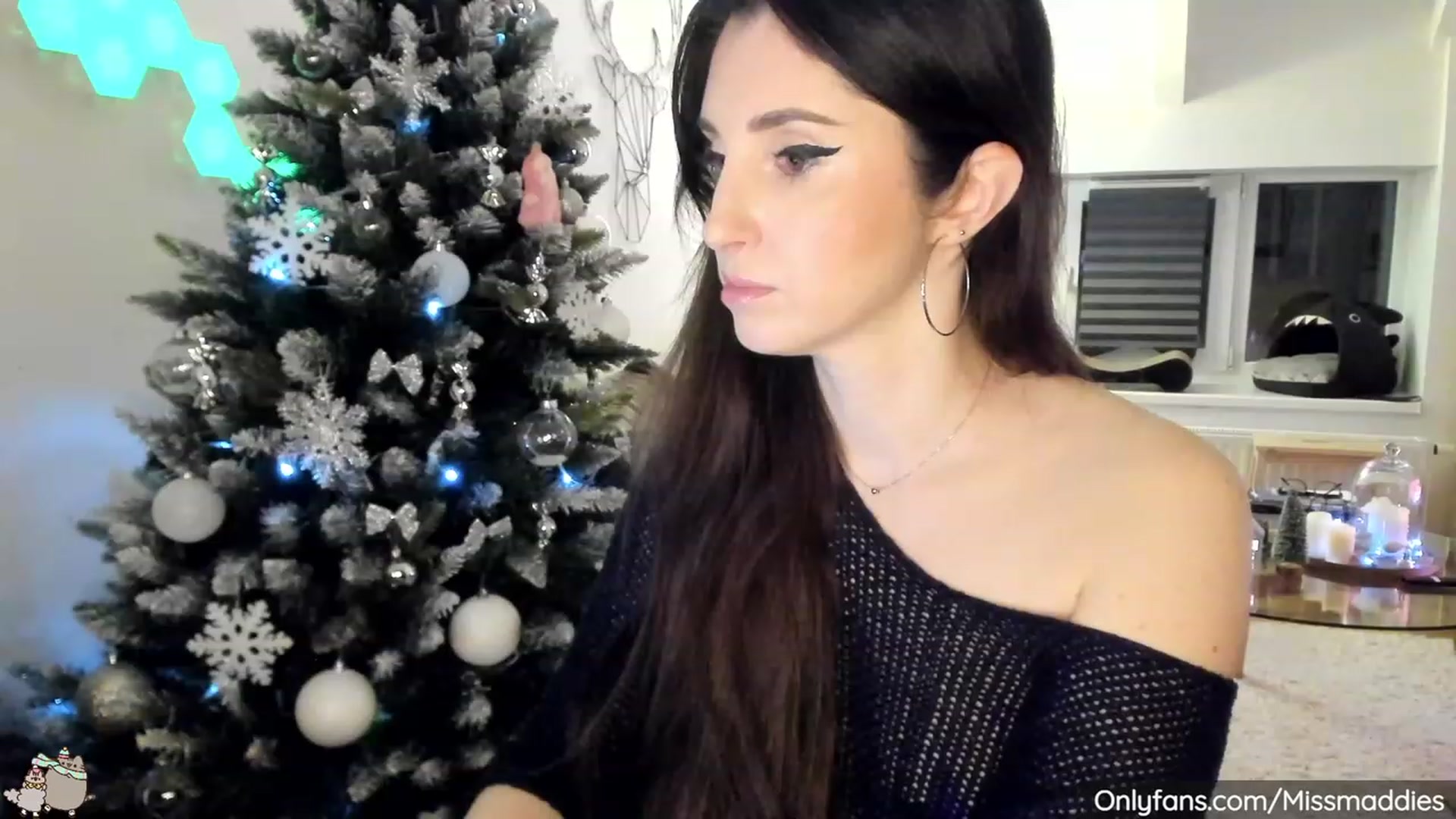 Gallery image thumbnail from Mad_Fairy's myfreecams stream on, 12/10/2022, 19:01 image 18 of 20