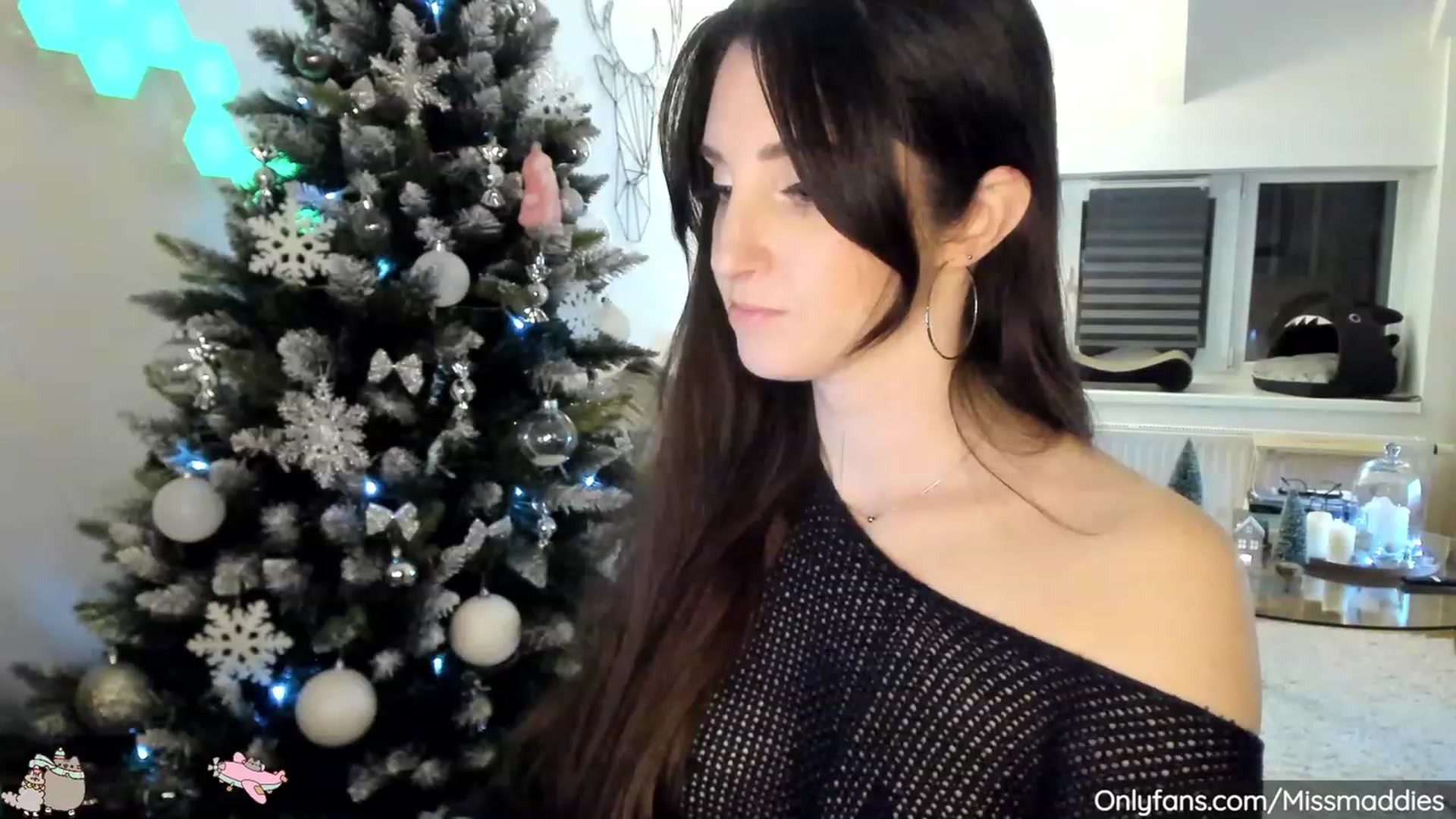 Gallery image thumbnail from Mad_Fairy's myfreecams stream on, 12/10/2022, 19:46 image 9 of 20