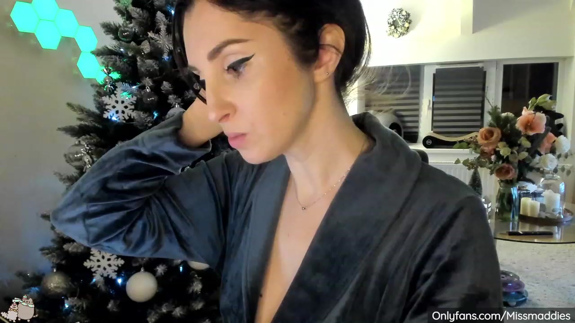 Gallery image thumbnail from Mad_Fairy's myfreecams stream on, 12/11/2022, 21:54 image 12 of 20