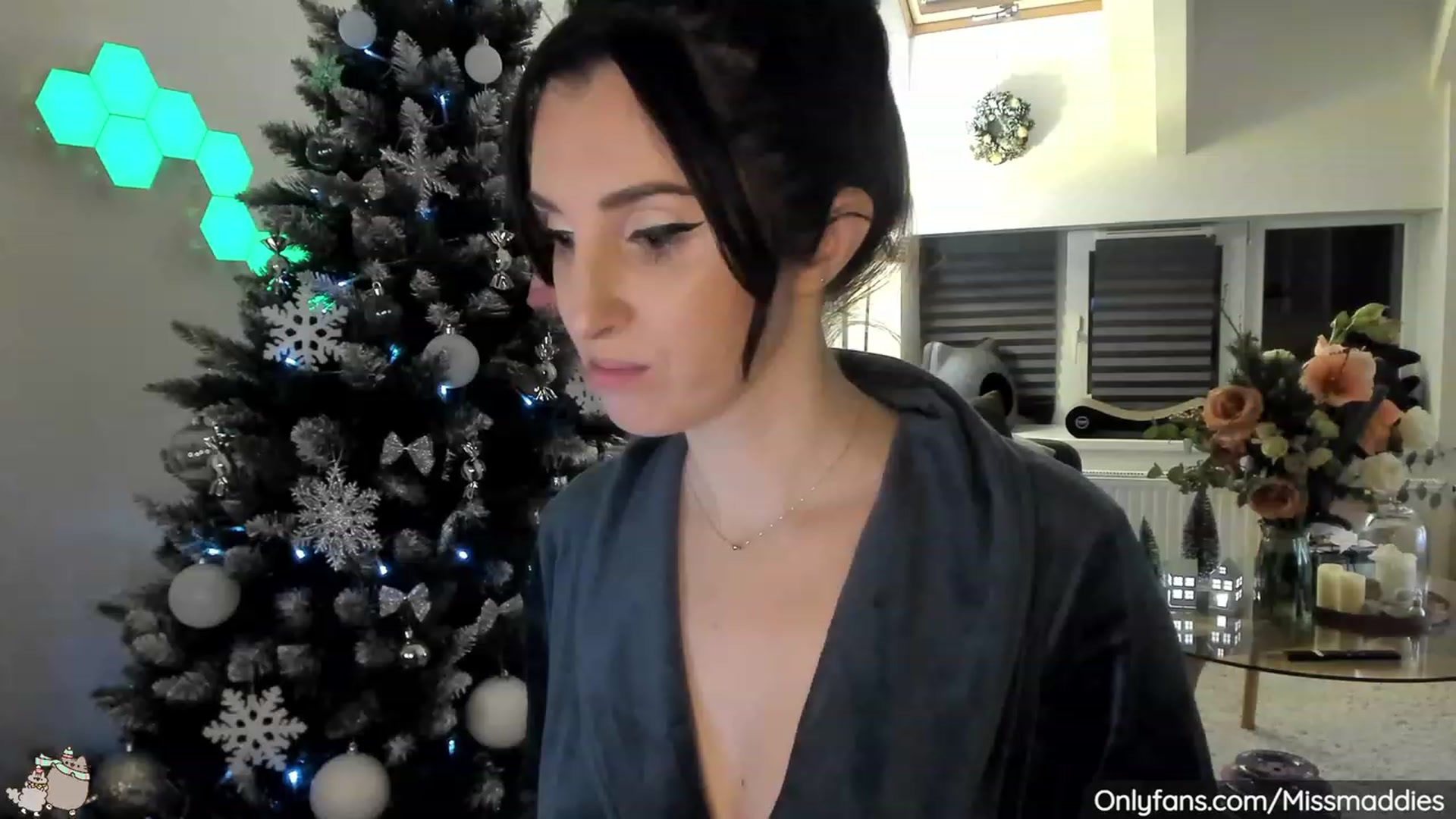 Gallery image thumbnail from Mad_Fairy's myfreecams stream on, 12/11/2022, 21:54 image 1 of 20