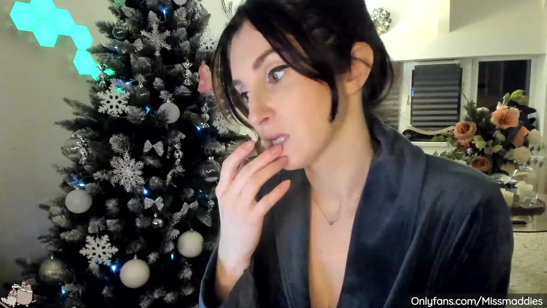 Gallery image thumbnail from Mad_Fairy's myfreecams stream on, 12/11/2022, 21:54 image 16 of 20