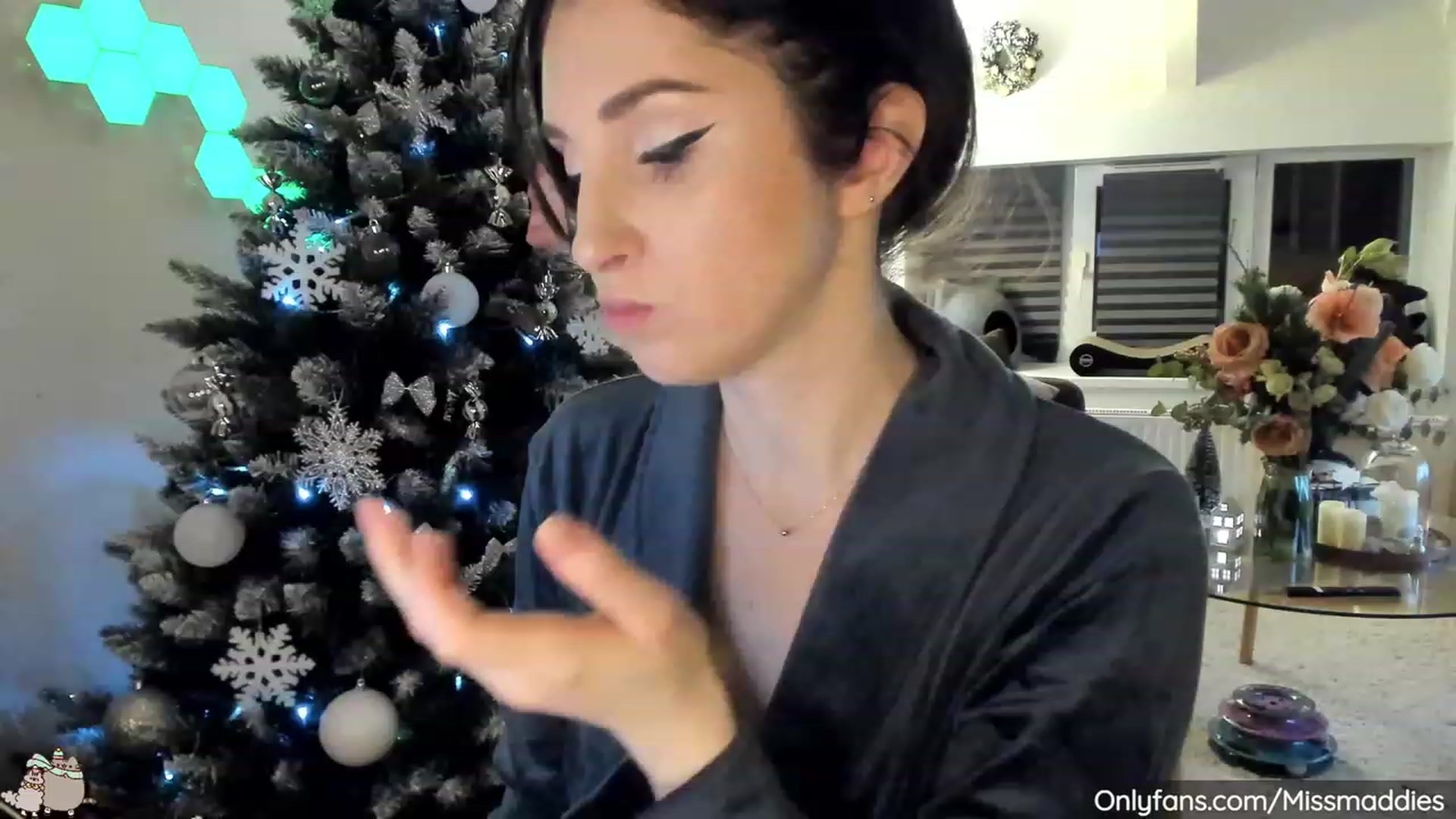 Gallery image thumbnail from Mad_Fairy's myfreecams stream on, 12/11/2022, 21:54 image 11 of 20