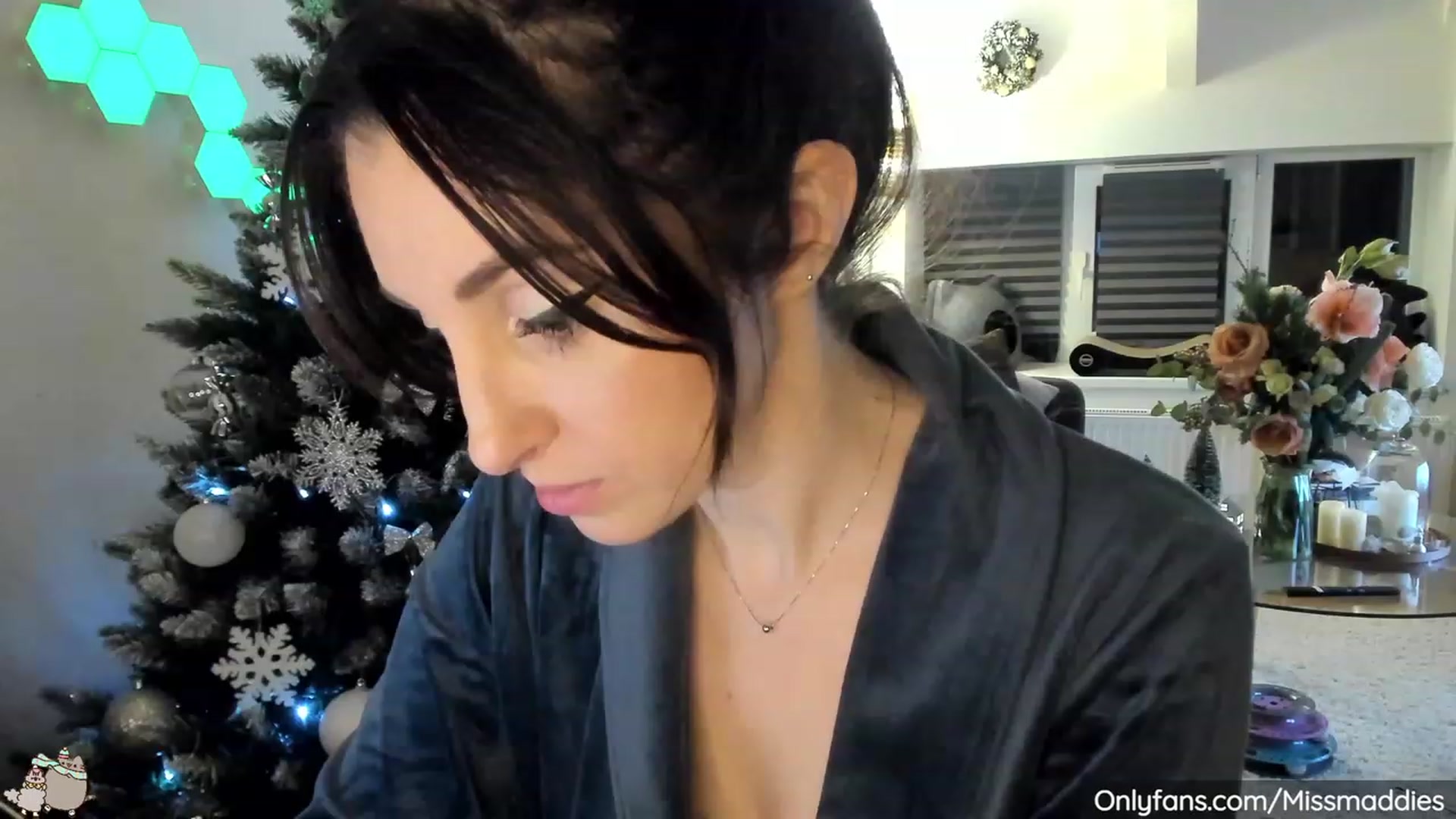 Gallery image thumbnail from Mad_Fairy's myfreecams stream on, 12/11/2022, 21:54 image 18 of 20