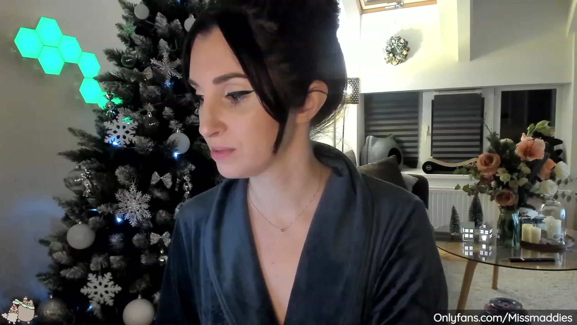 Gallery image thumbnail from Mad_Fairy's myfreecams stream on, 12/11/2022, 21:54 image 2 of 20