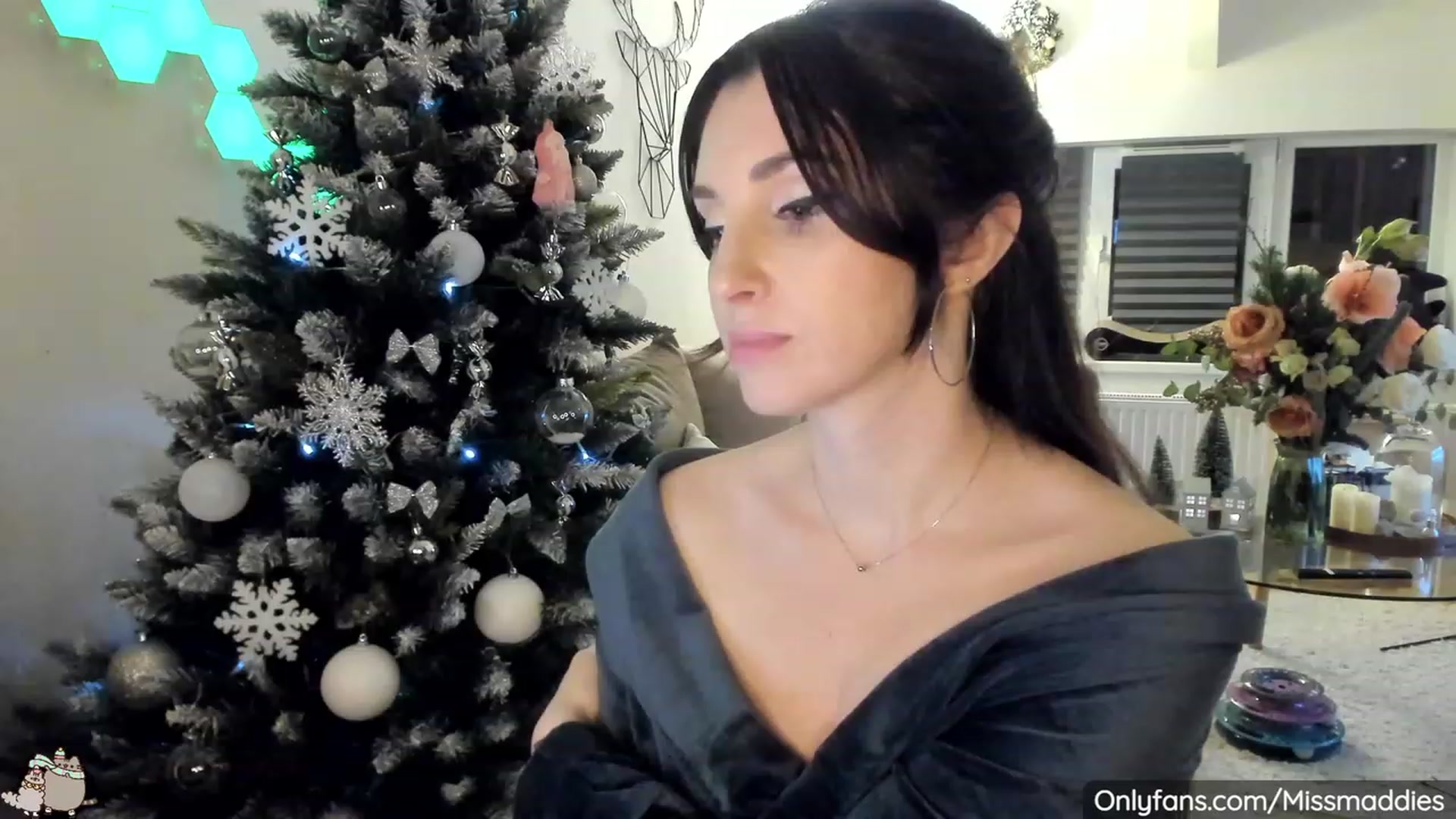 Gallery image thumbnail from Mad_Fairy's myfreecams stream on, 12/12/2022, 24:31 image 5 of 20