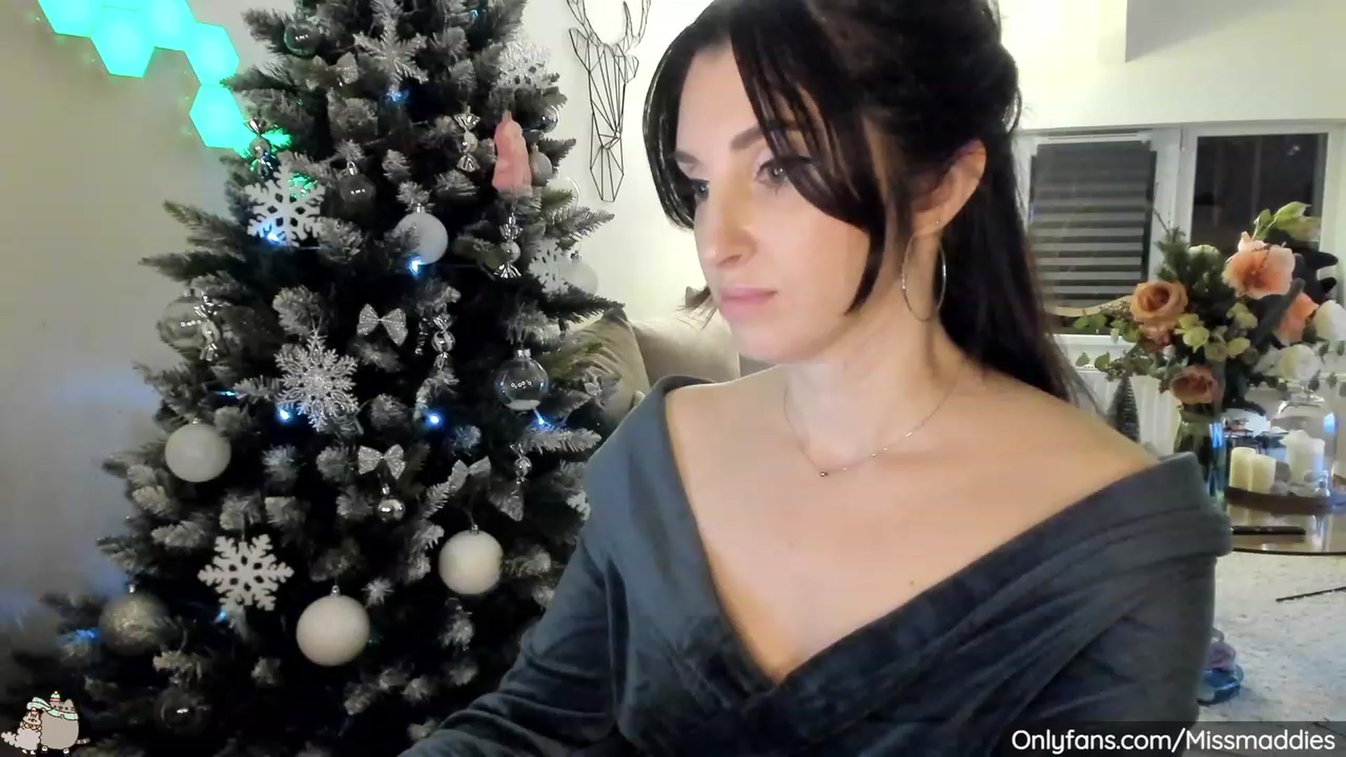 Gallery image thumbnail from Mad_Fairy's myfreecams stream on, 12/12/2022, 24:31 image 1 of 20