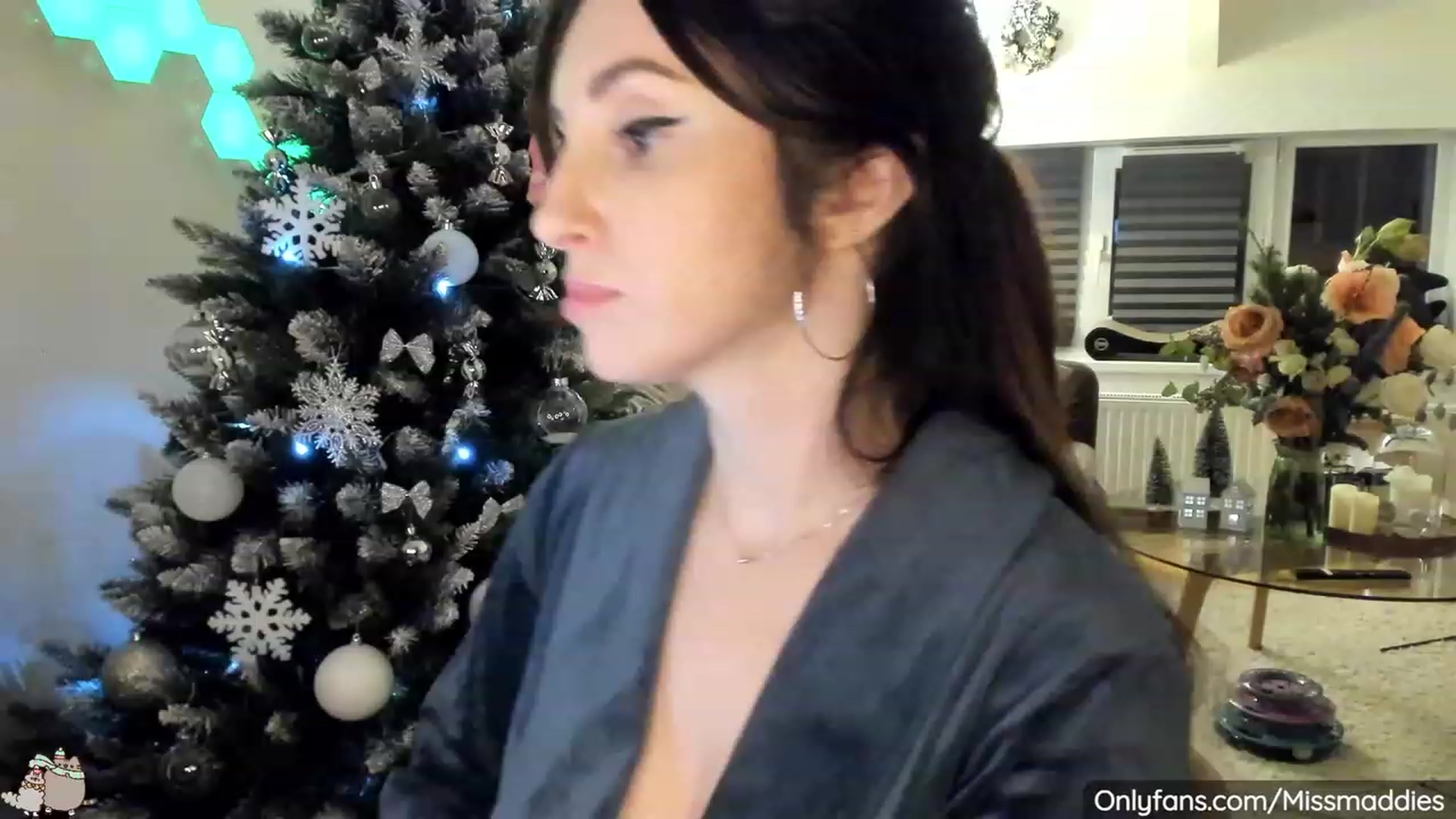 Gallery image thumbnail from Mad_Fairy's myfreecams stream on, 12/12/2022, 24:31 image 13 of 20