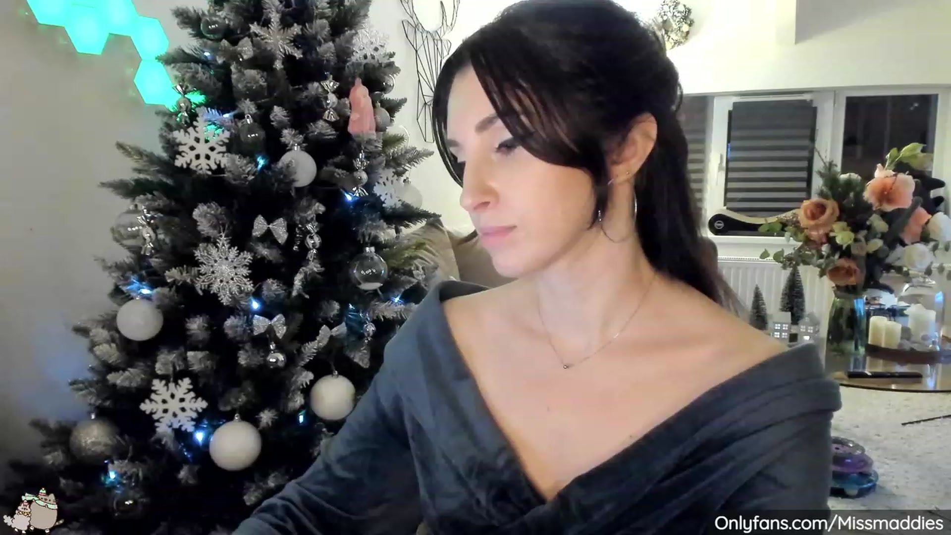 Gallery image thumbnail from Mad_Fairy's myfreecams stream on, 12/12/2022, 24:31 image 4 of 20